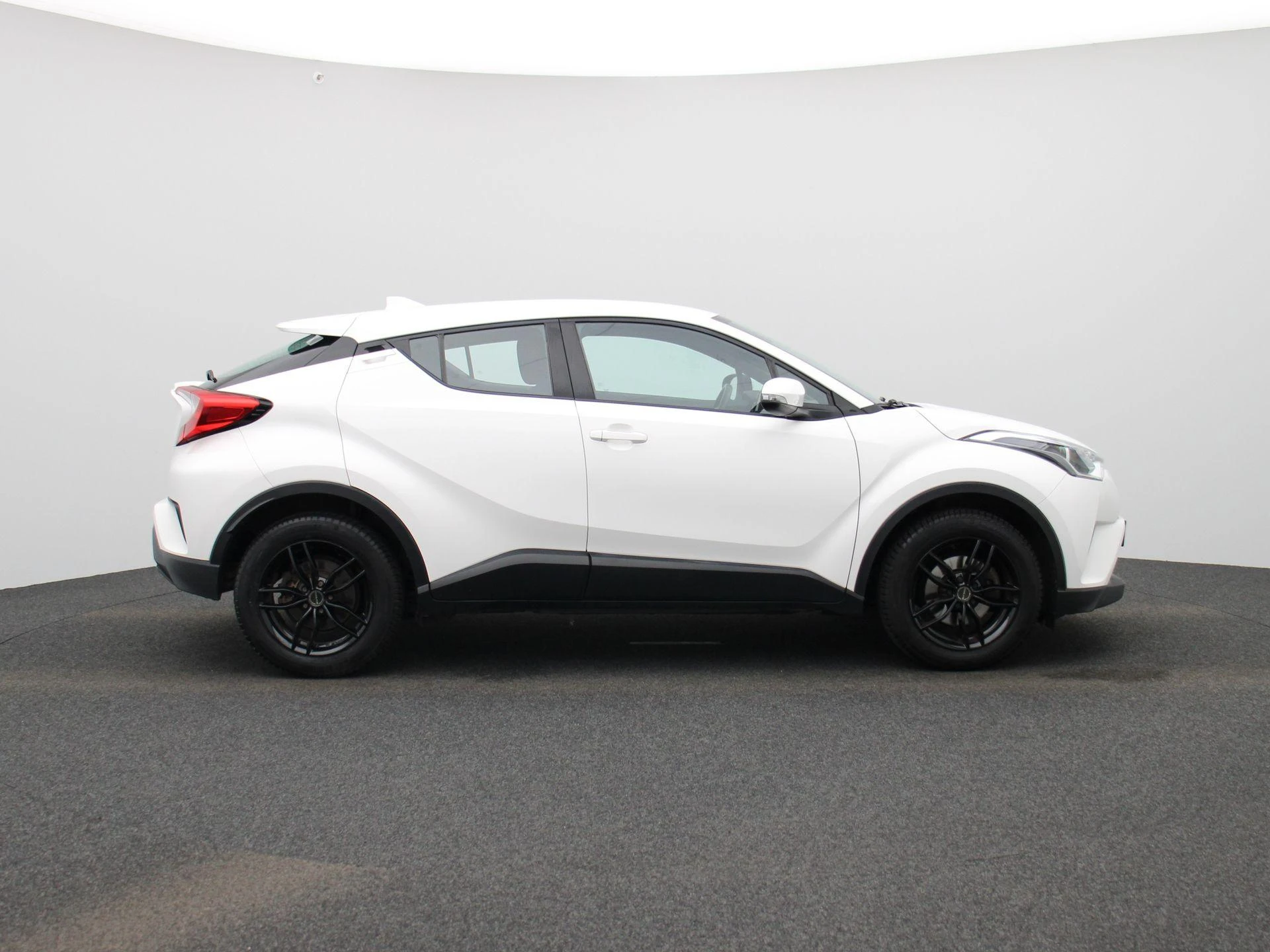 Toyota-C-HR-image-5