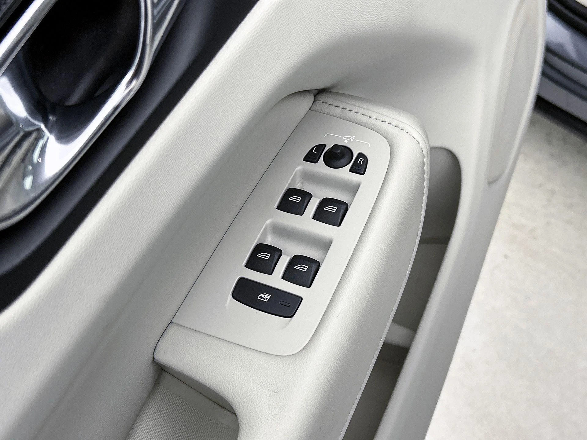 Volvo-XC60-image-31