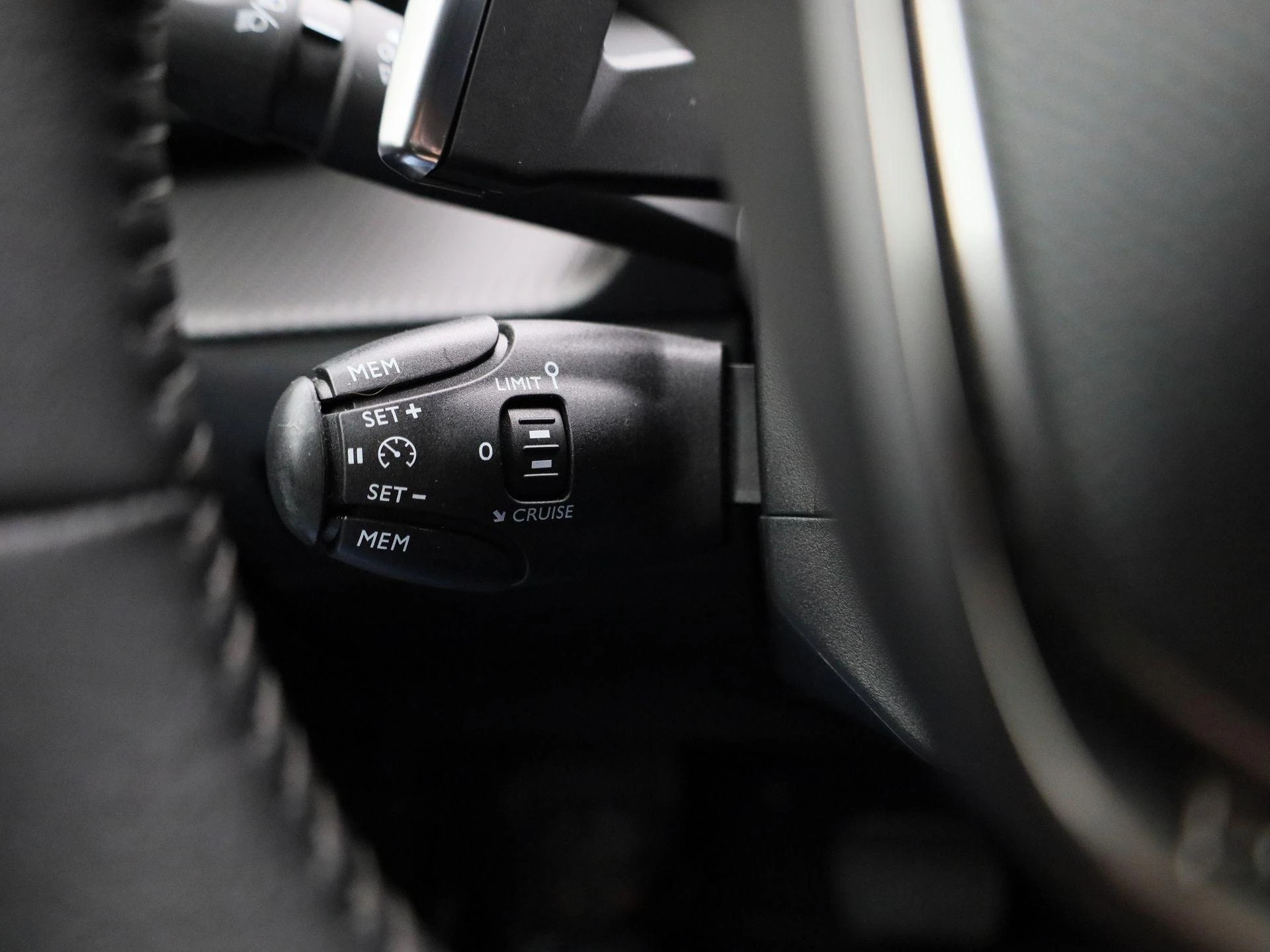 Peugeot-208-image-20