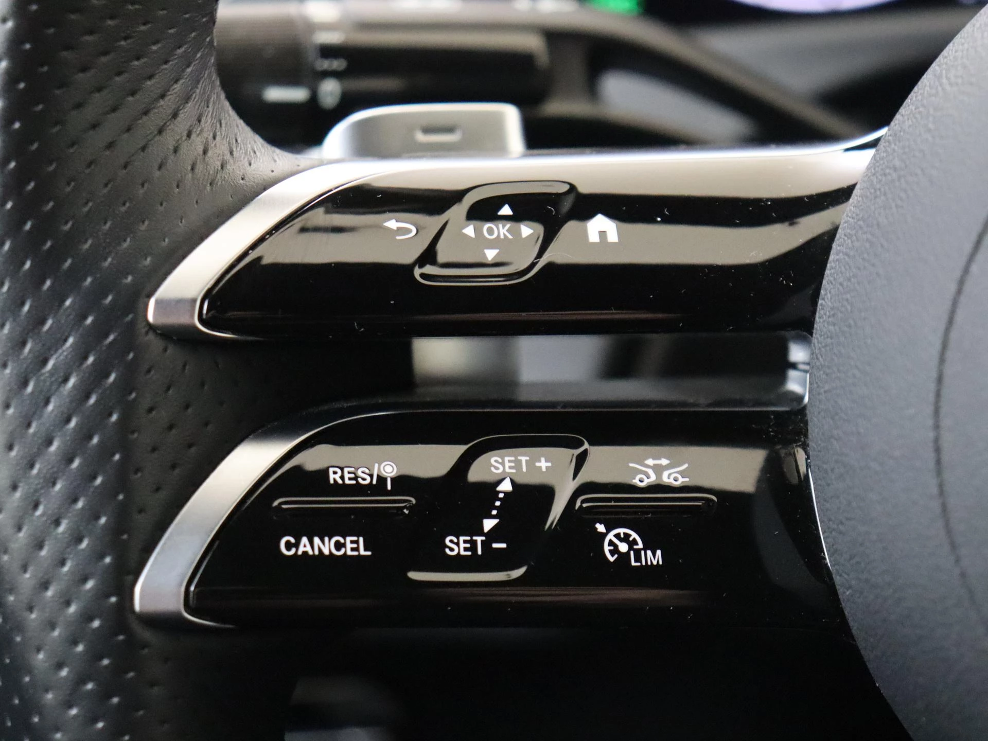 Mercedes-Benz-E-Klasse-image-15