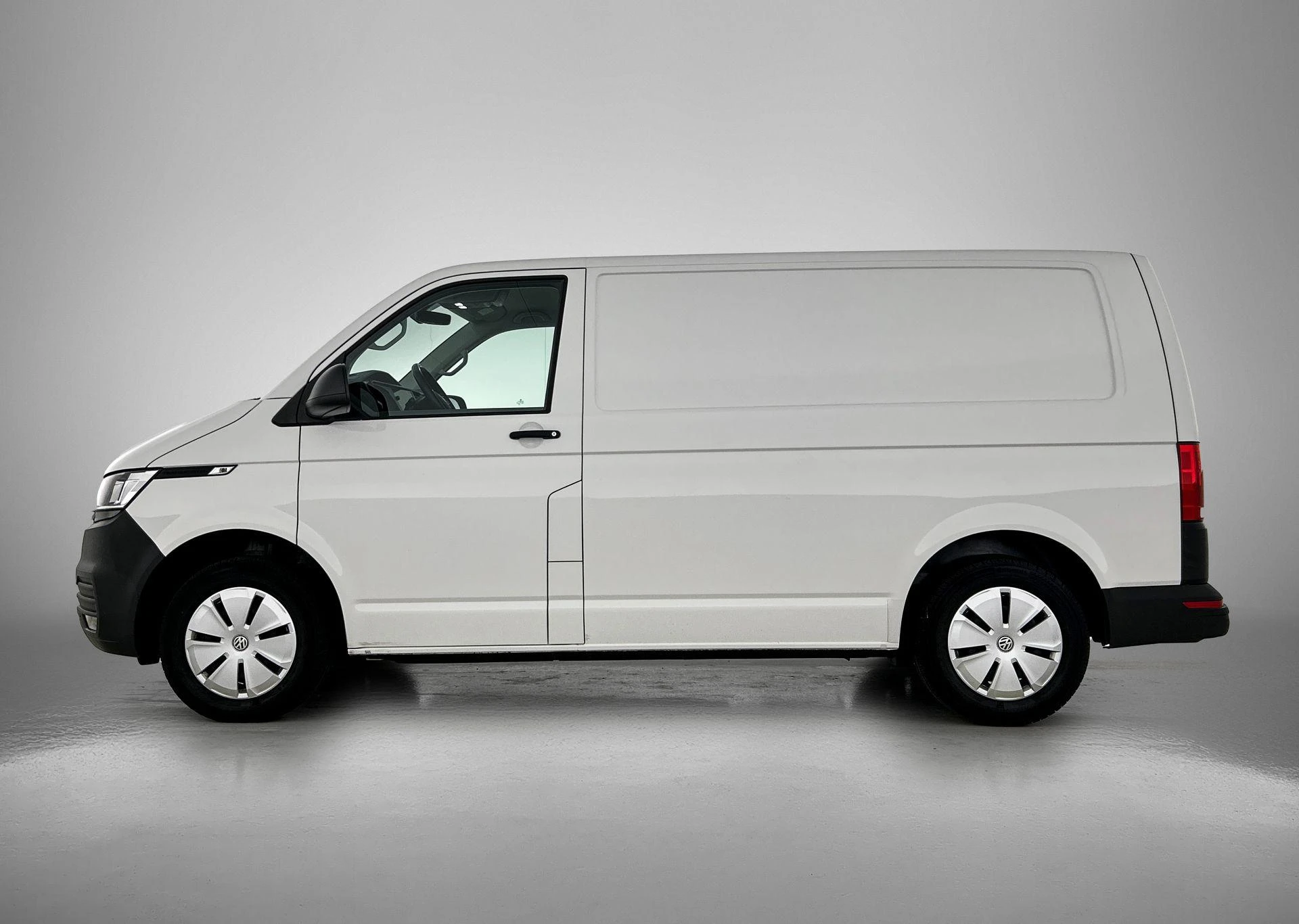 Volkswagen-Transporter-image-1