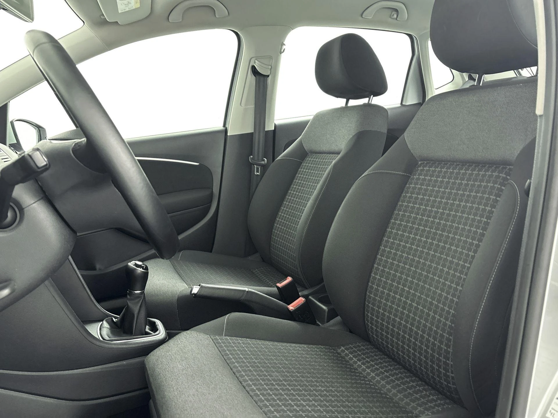 Volkswagen-Polo-image-16