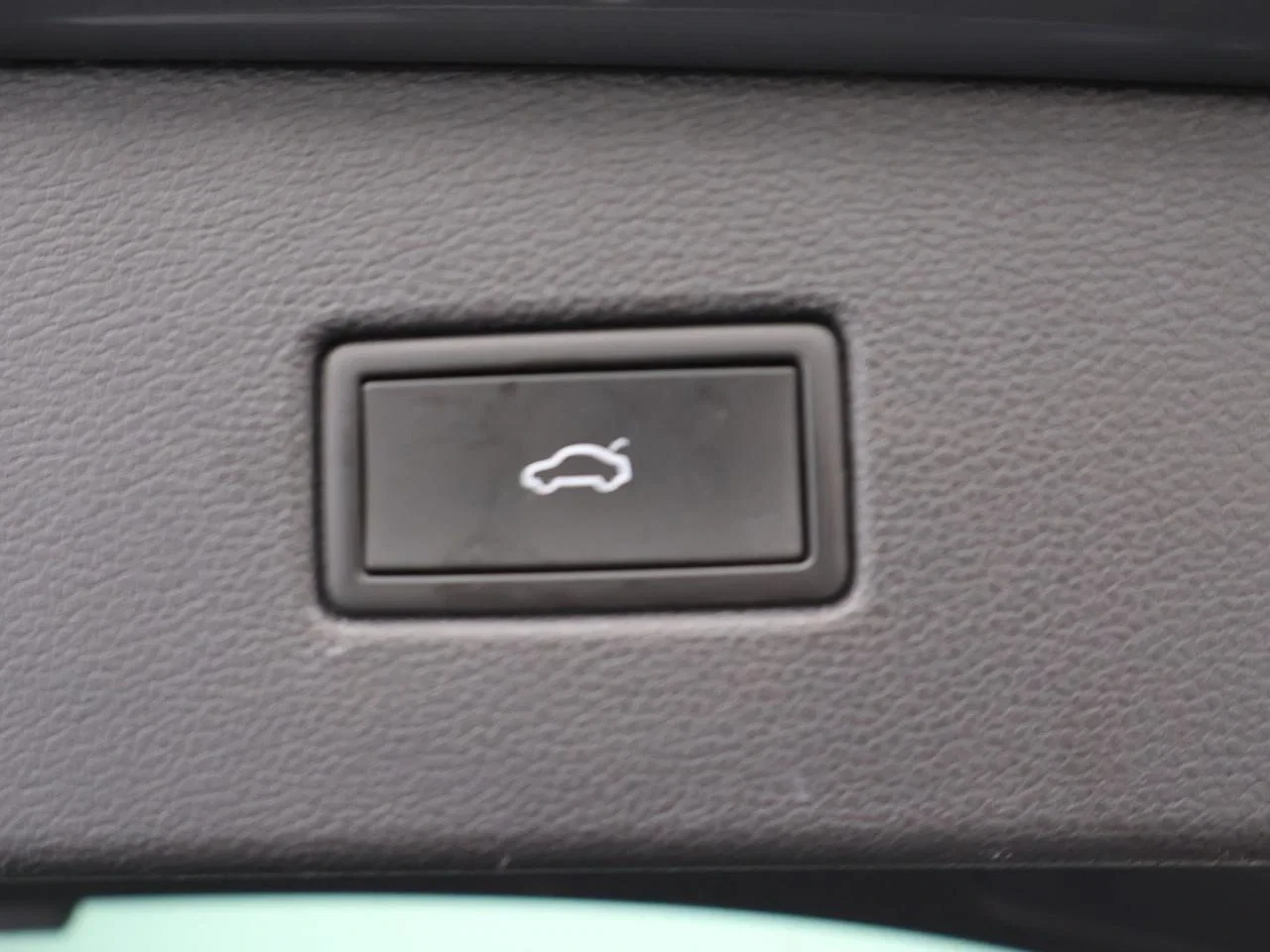 Volkswagen-Tiguan-image-26