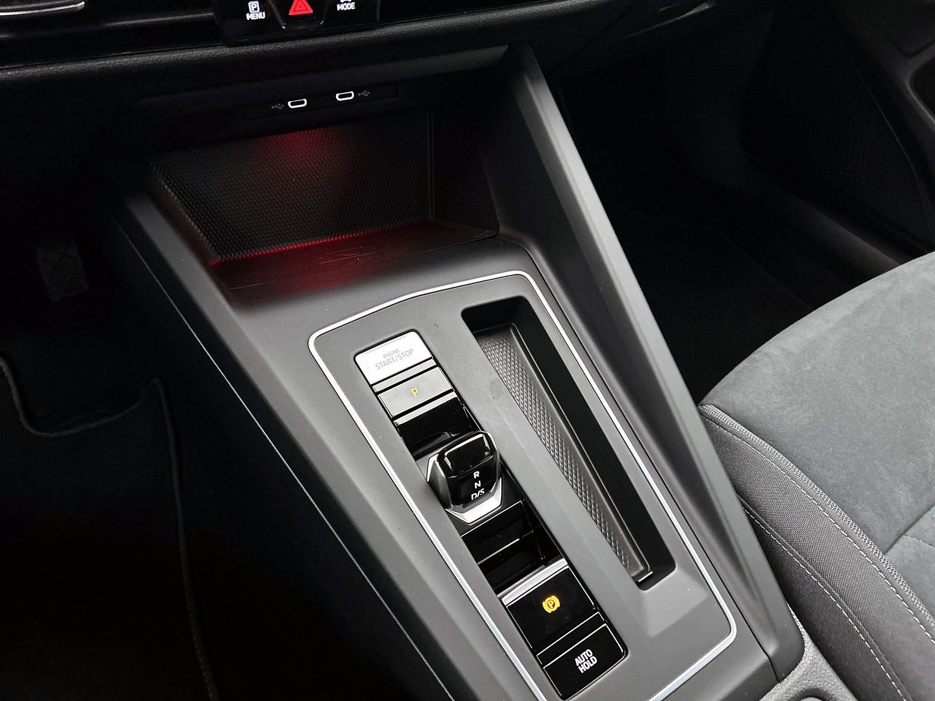 Volkswagen-Golf-image-8