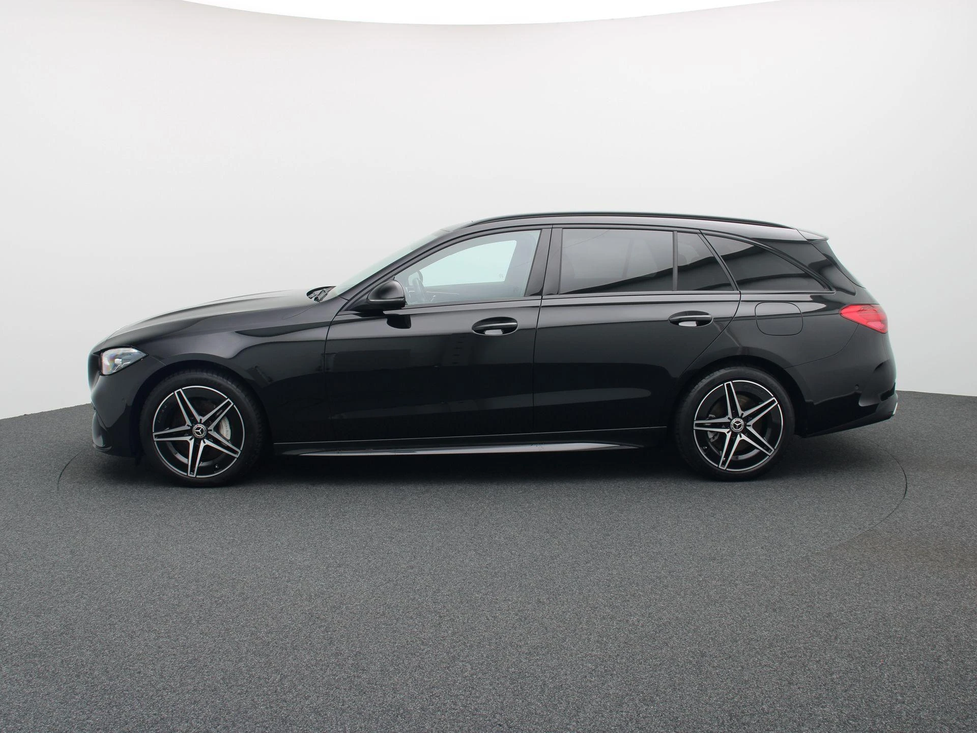 Mercedes-Benz-C-Klasse-image-3