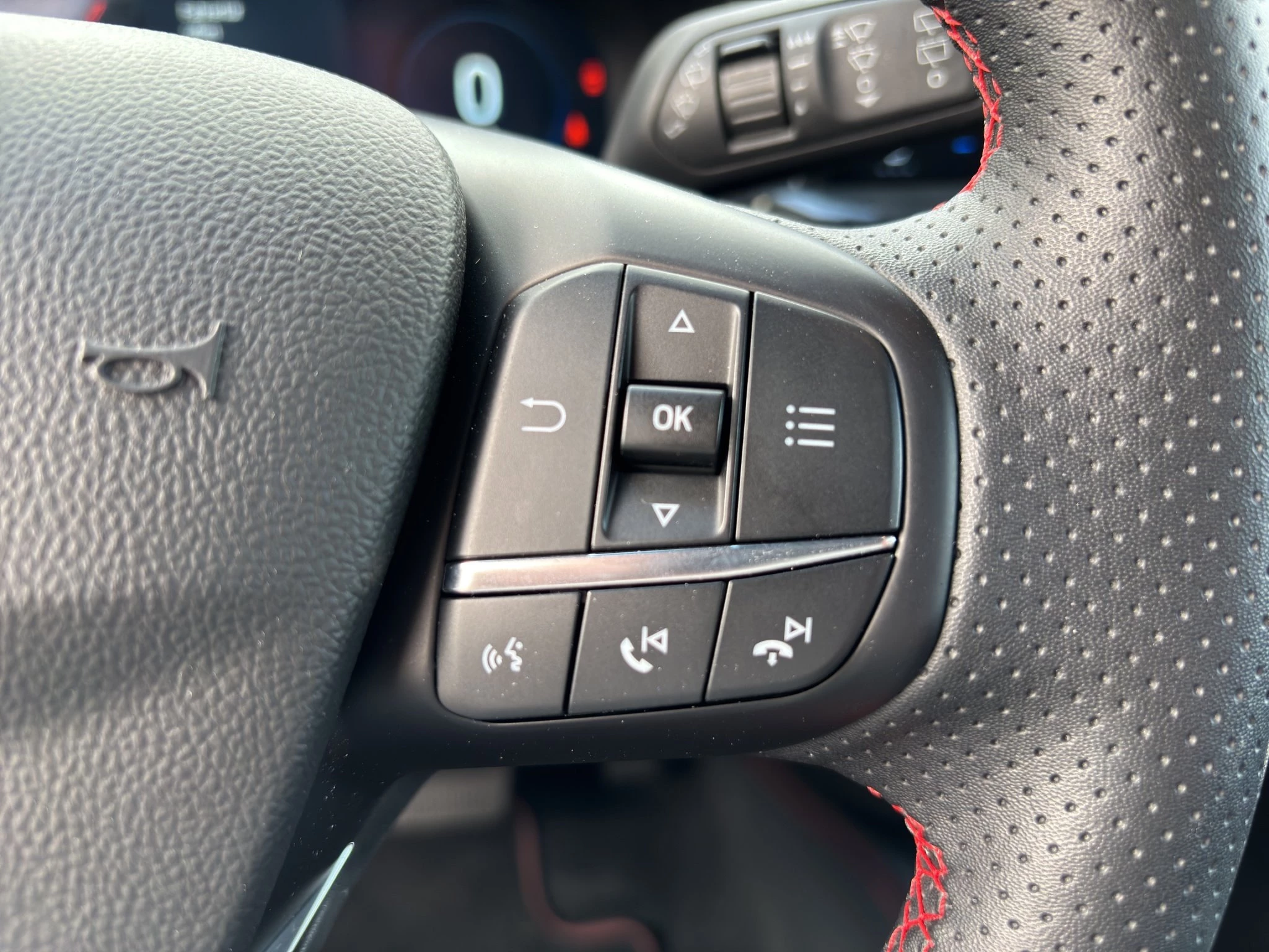 Ford Focus ST-Line X Turnier Aut.*AHK*ACC*HUD*KAM*NAVI*WINTER-PKT.