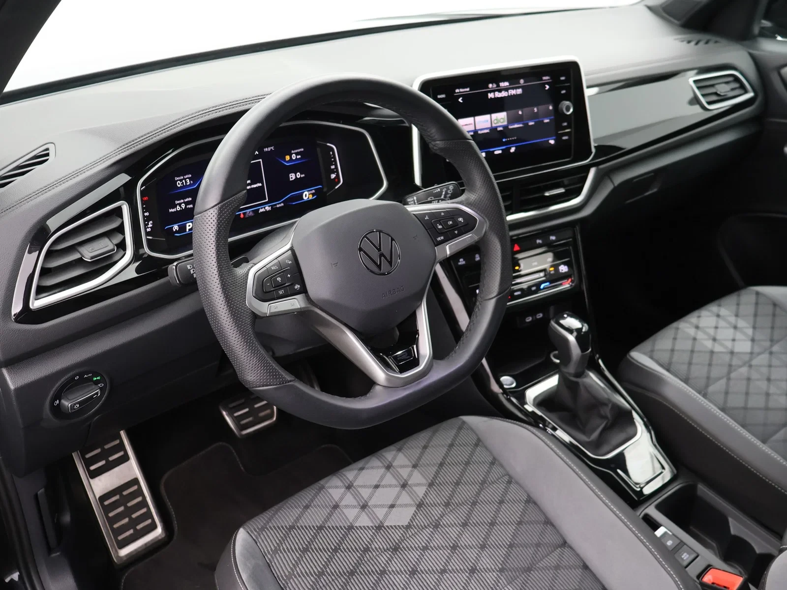 Volkswagen-T-Roc-image-15