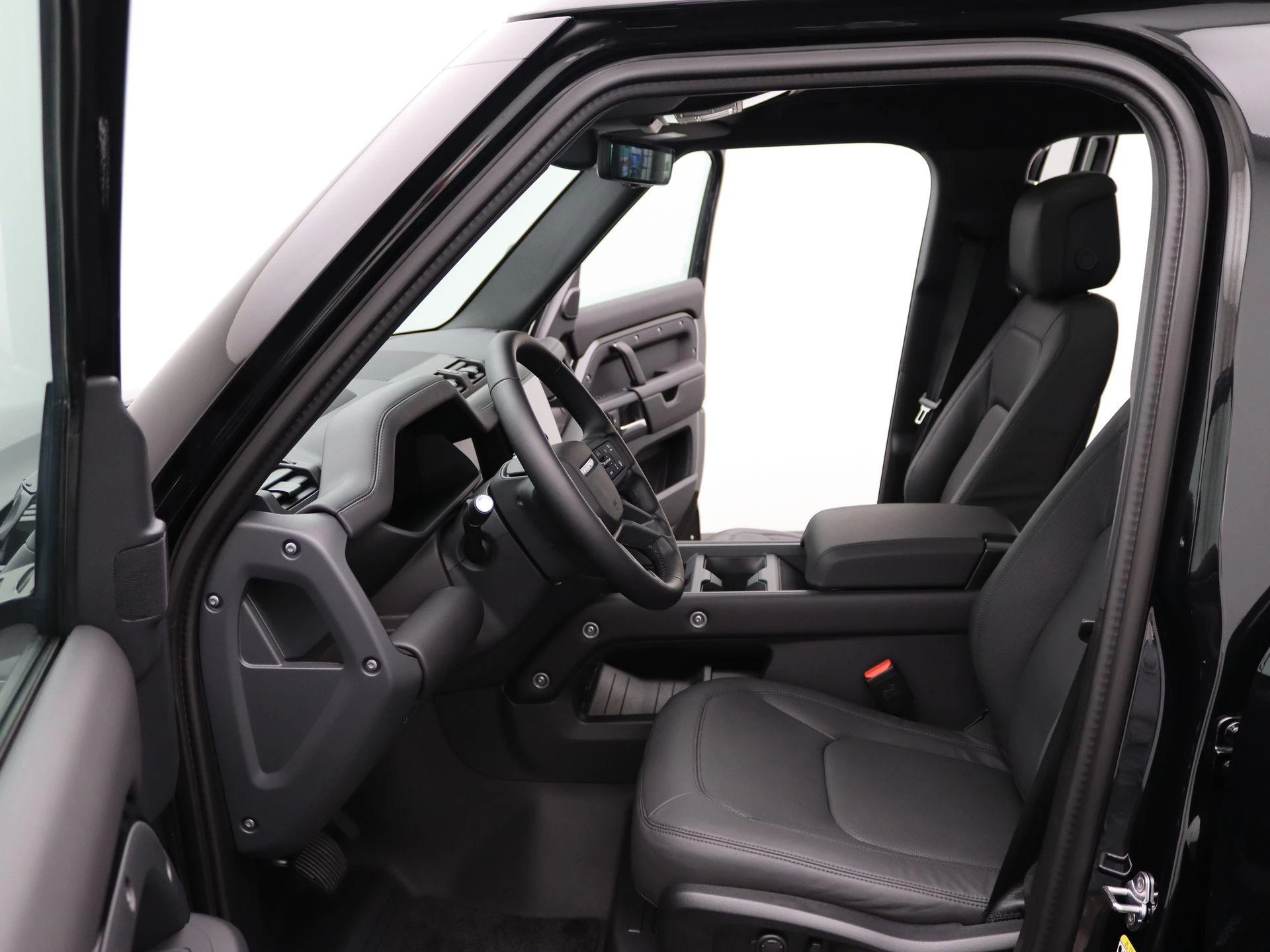 Land Rover-Defender-image-11