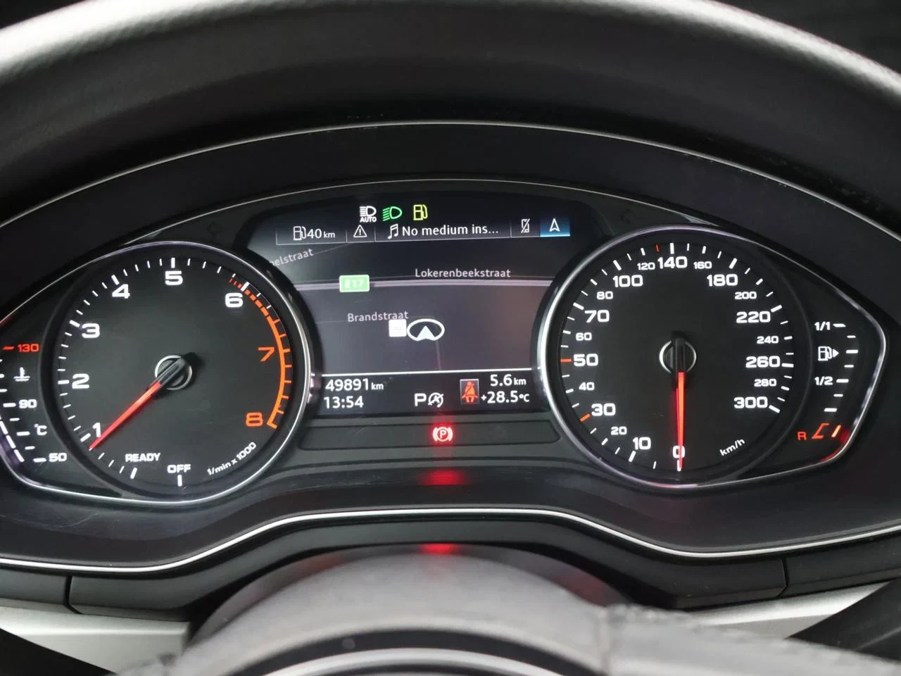 Audi A4 Avant 35TFSI 150PK Business Edition *AUTOMAAT*SHADOWLOOK*ZETELVERWARMING*NAVI*BLTH*CRUISE*...