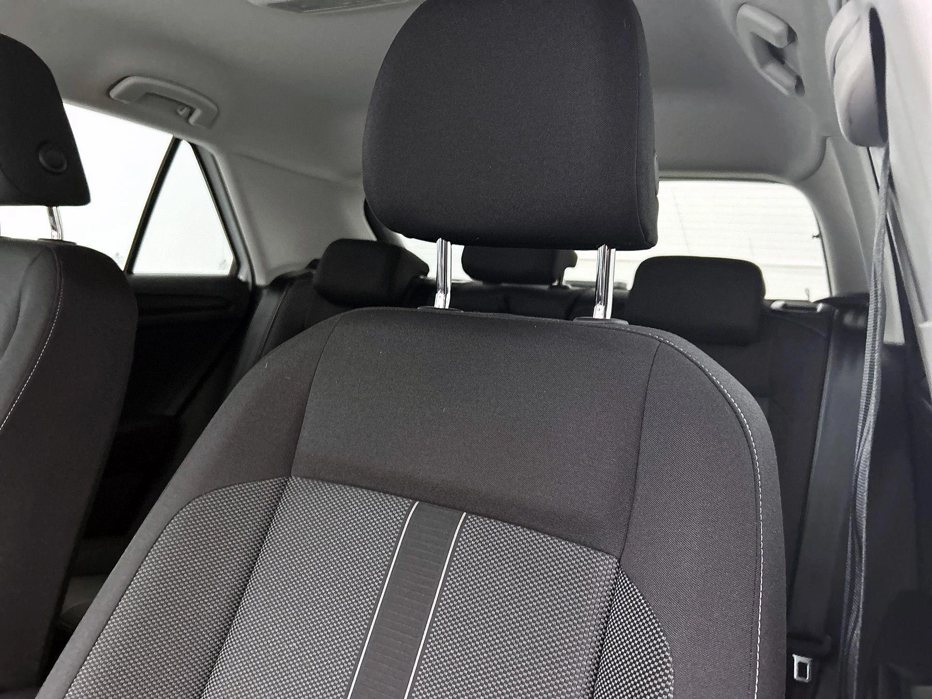 Volkswagen-T-Roc-image-17