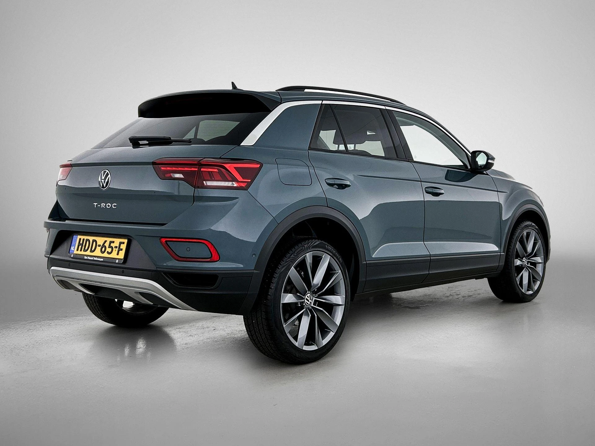 Volkswagen-T-Roc-image-3