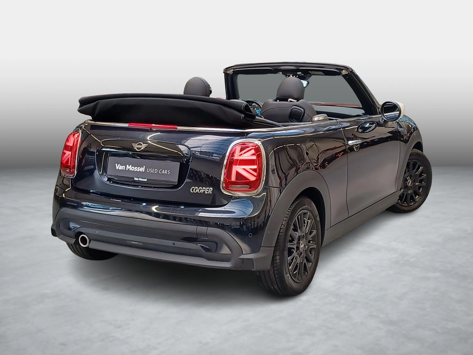 MINI-Cooper Cabrio-image-6