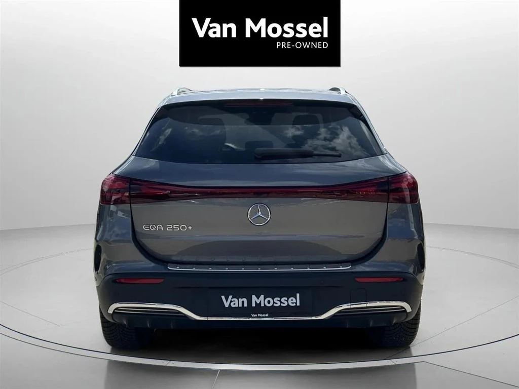 Mercedes-Benz-EQA-image-5