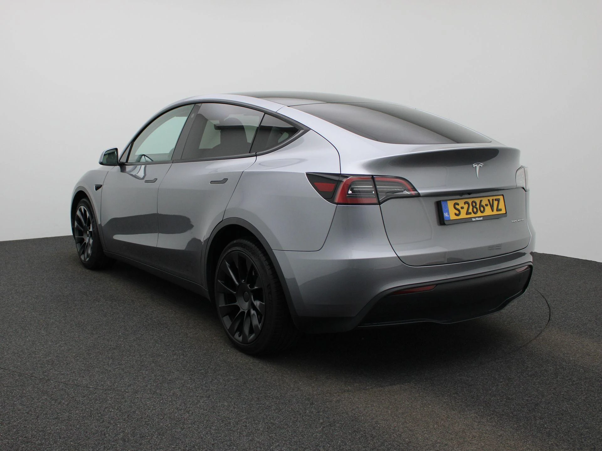 Tesla-Model Y-image-1