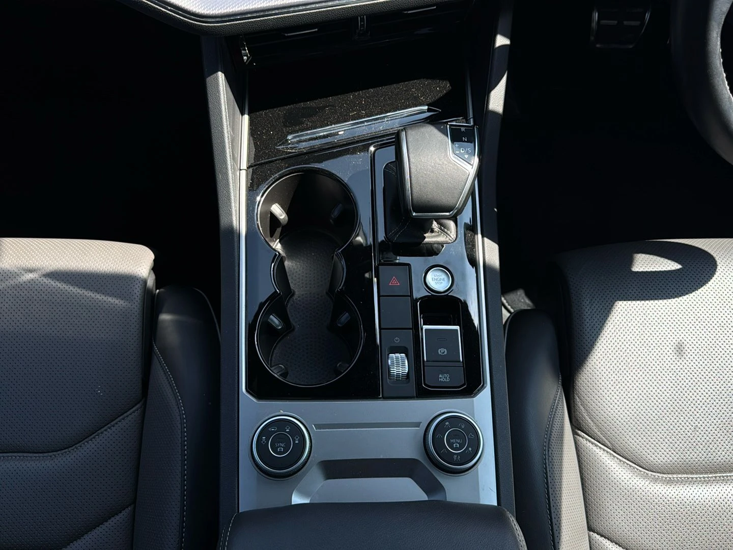 Volkswagen-Touareg-image-11