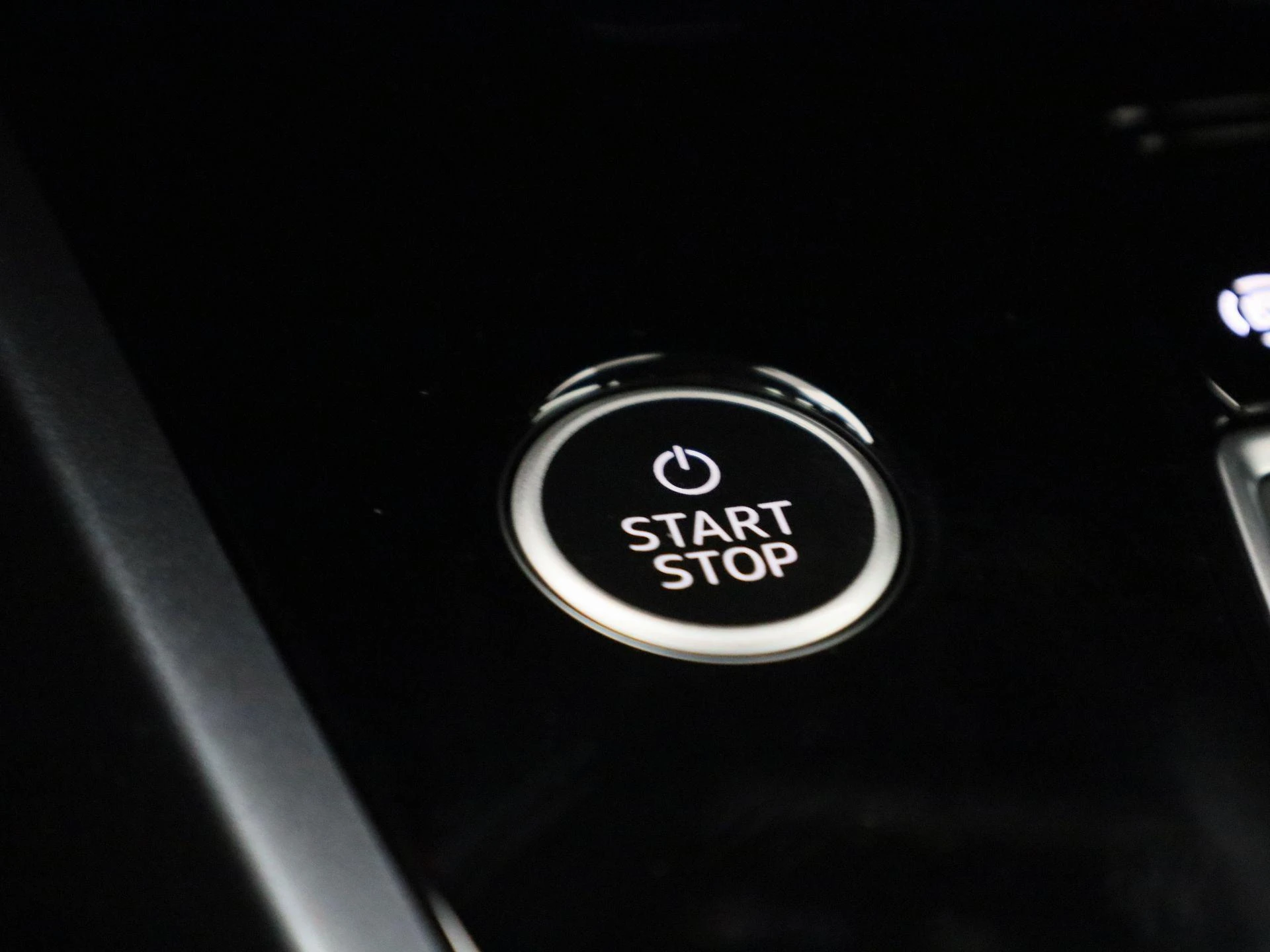 Audi-Q4 e-tron-image-21