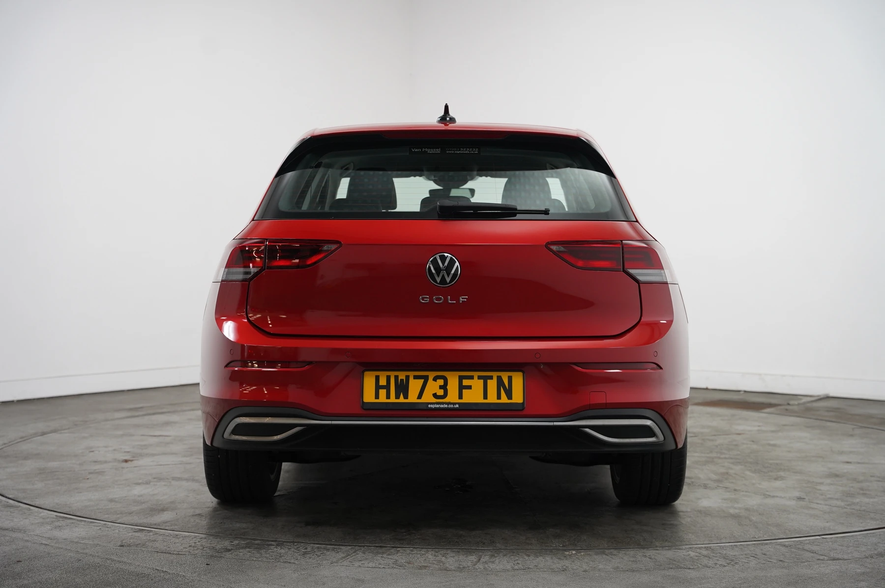 Volkswagen-Golf-image-14