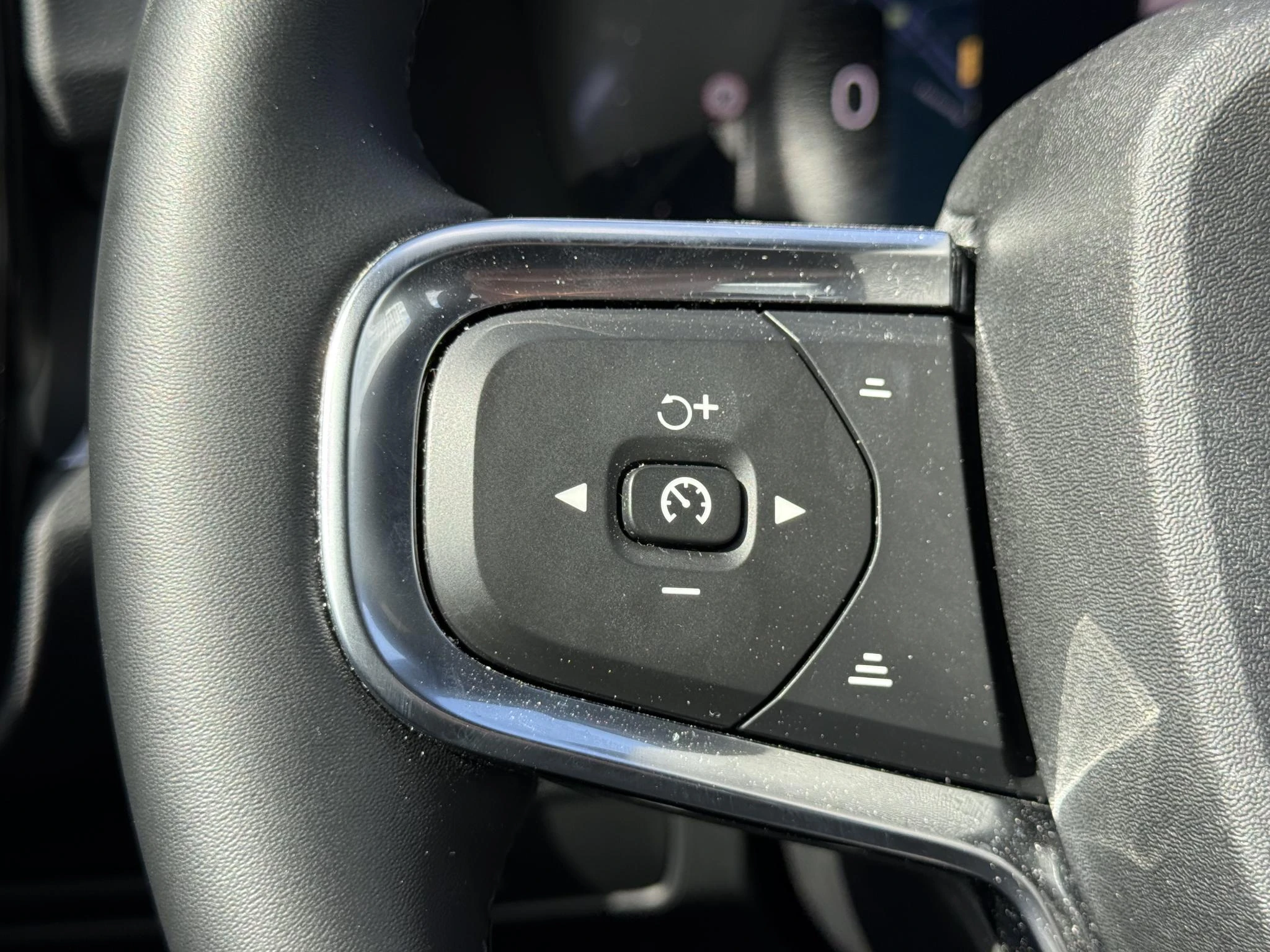 Volvo XC40 B4 Plus Dark H&K Audio Trekhaak Aut.