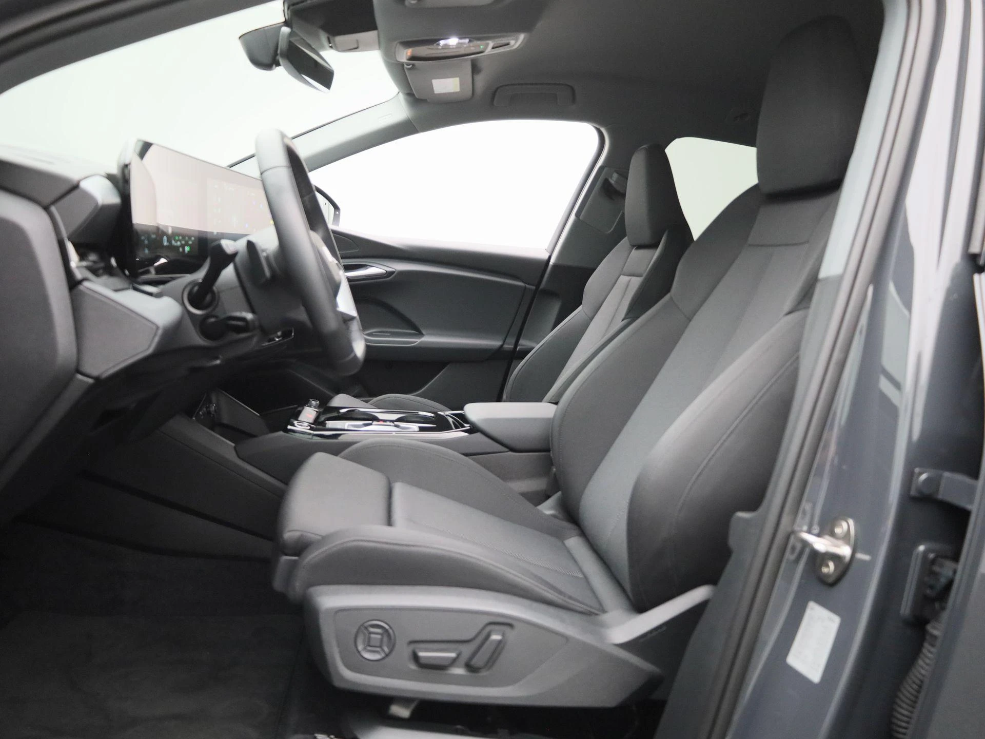 Audi-Q6 e-tron-image-11