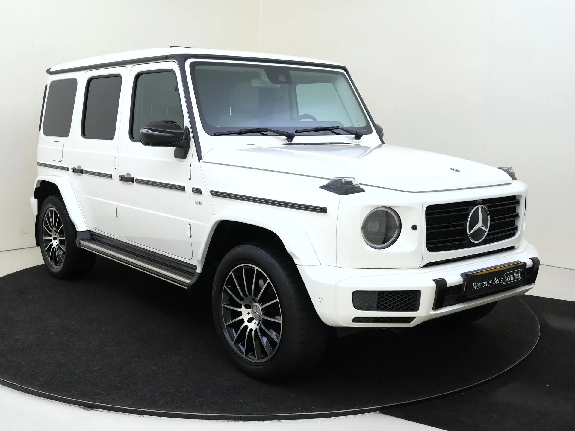 Mercedes-Benz-G-Klasse-image-1