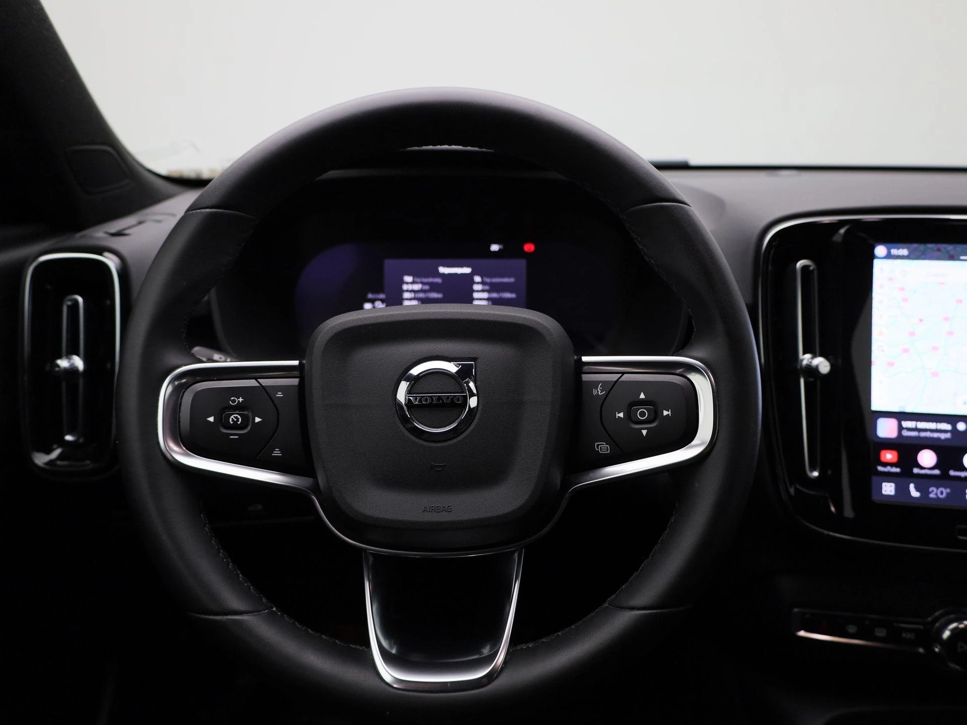 Volvo-XC40-image-2