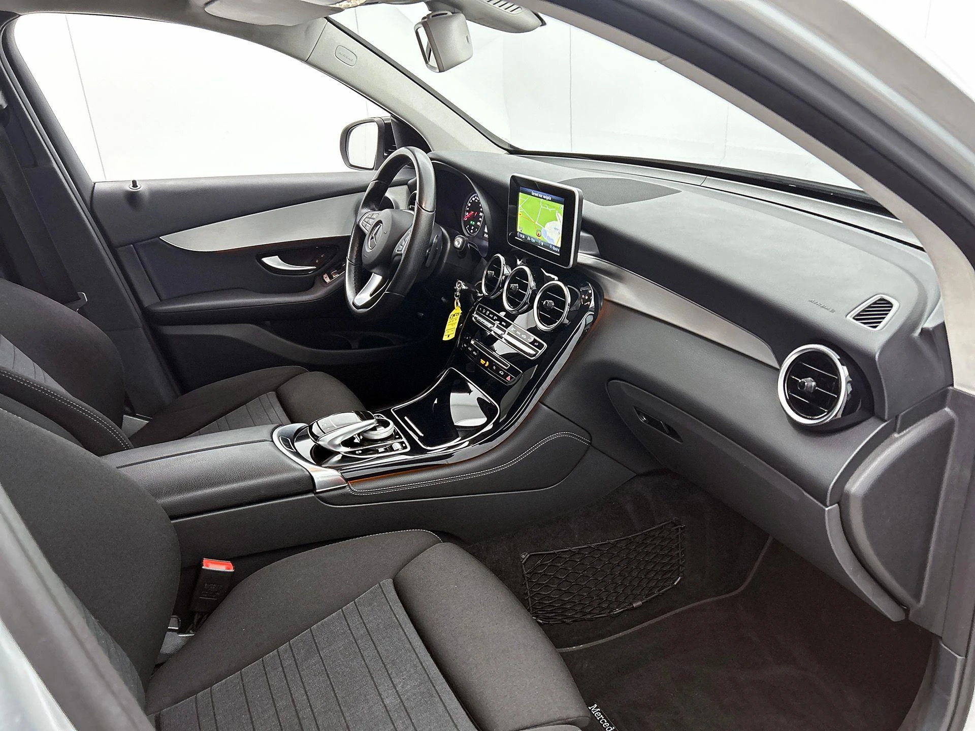 Mercedes-Benz-GLC-image-20