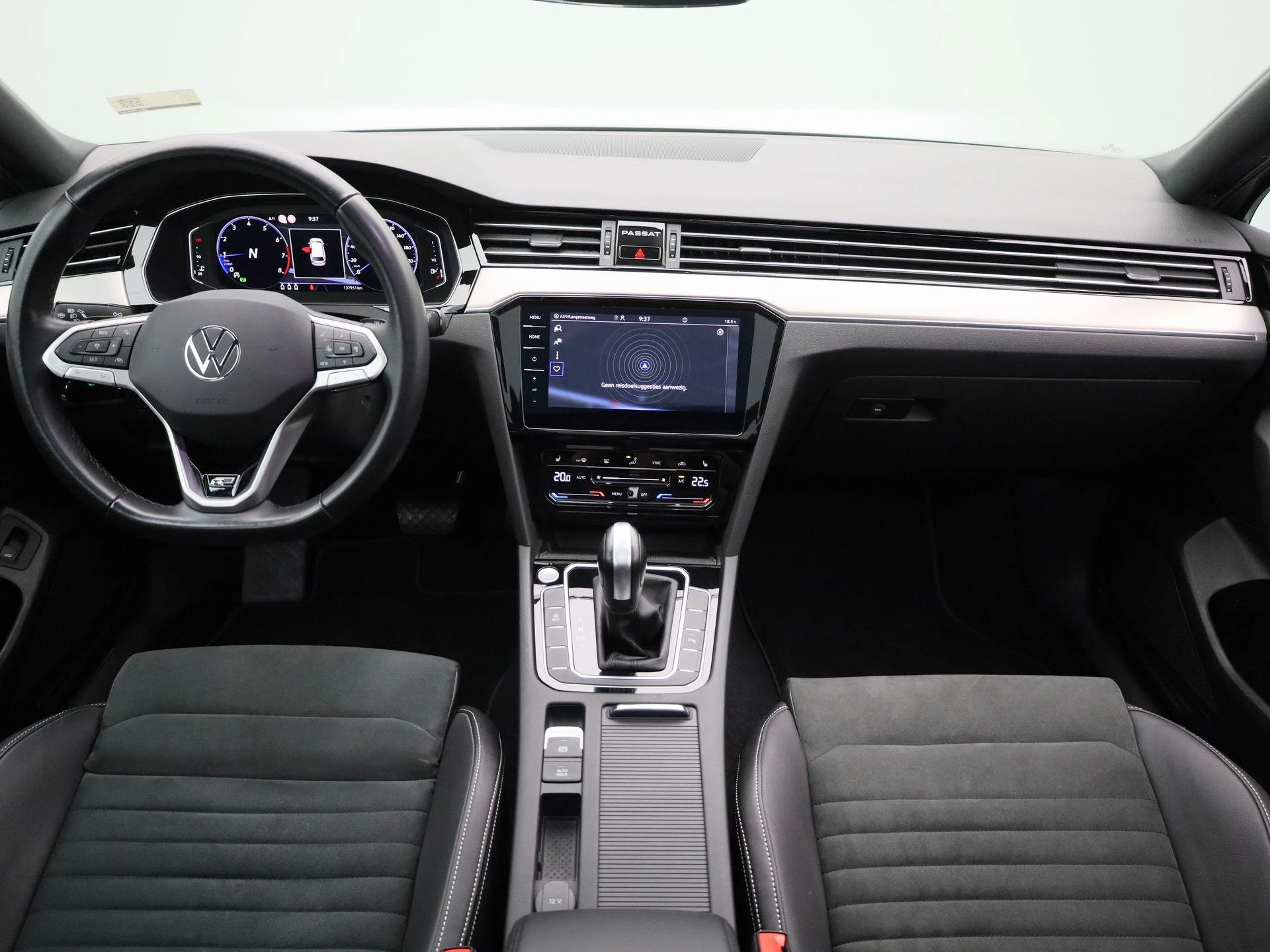 Volkswagen-Passat-image-7