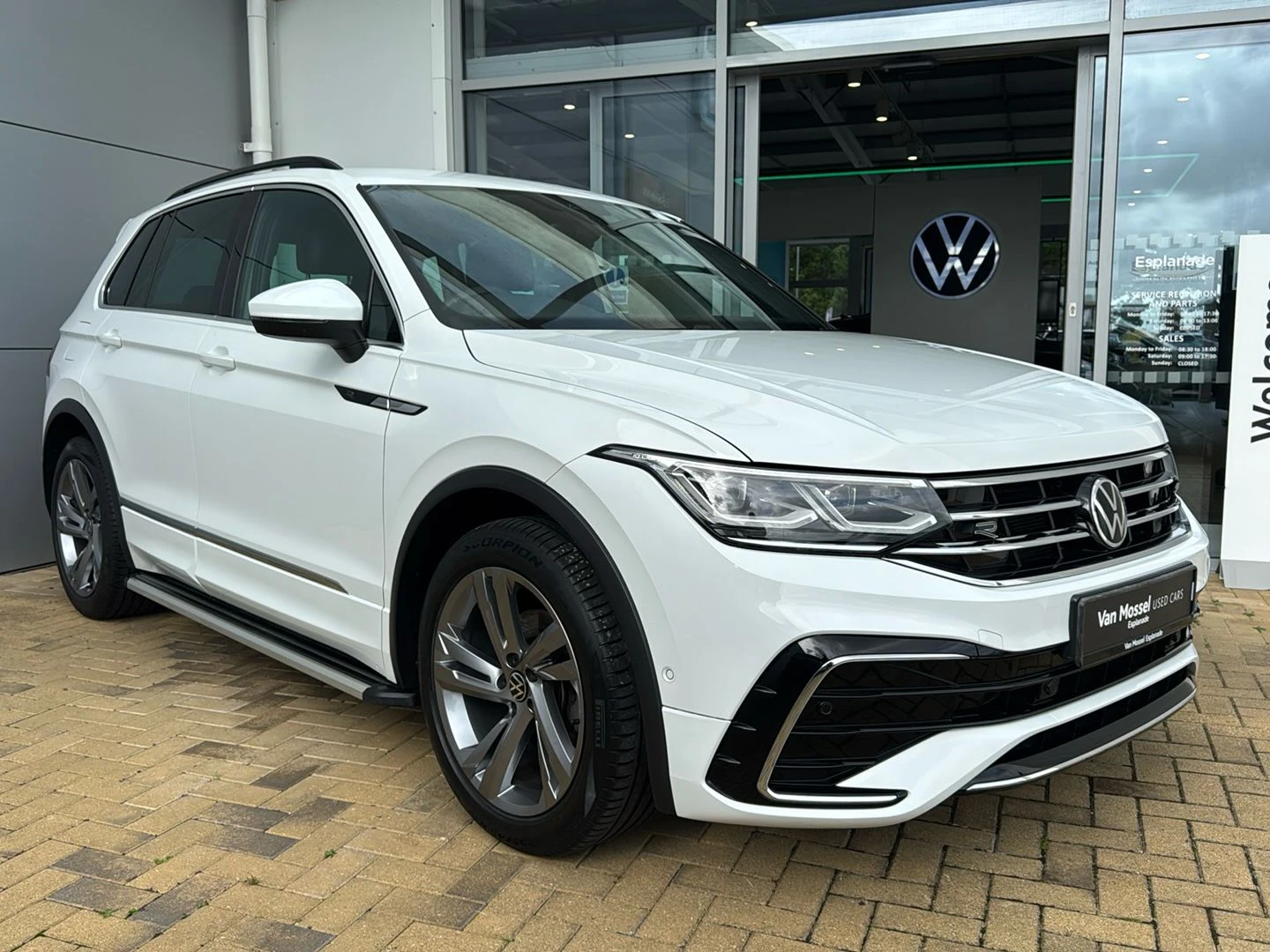 Volkswagen-Tiguan-image-17
