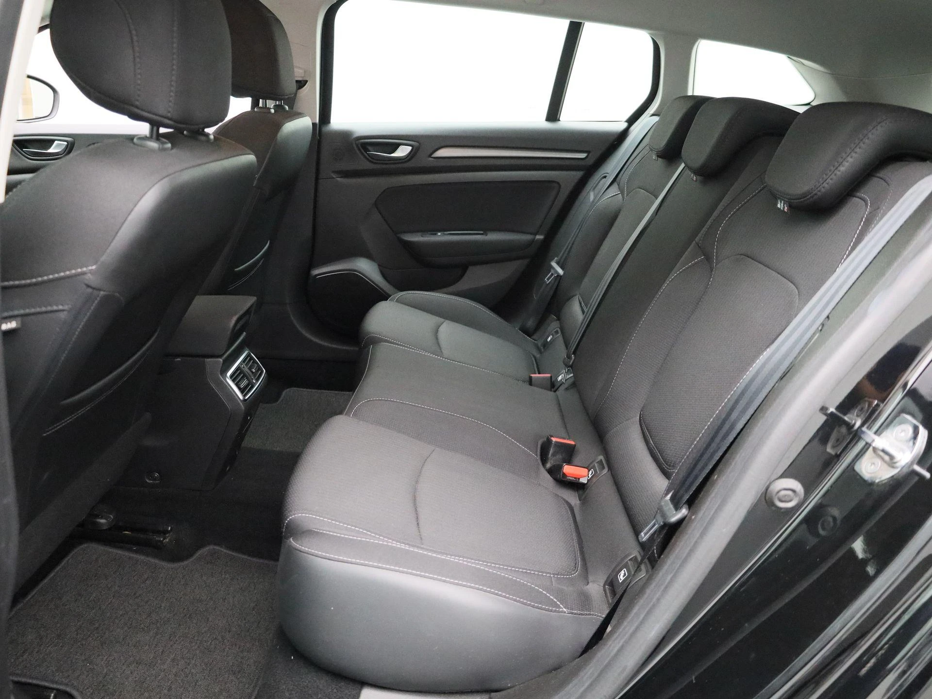Renault-Mégane Grand Tour-image-12