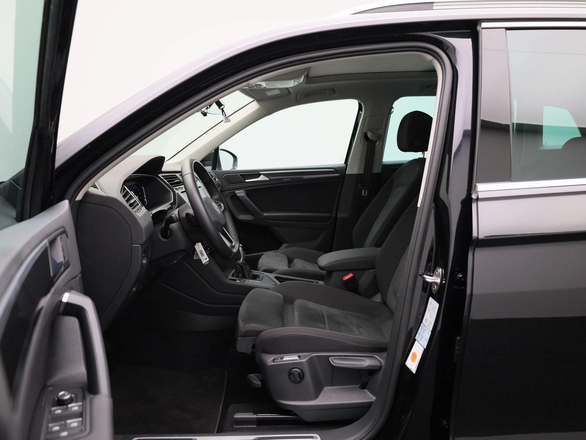 Volkswagen-Tiguan-image-8