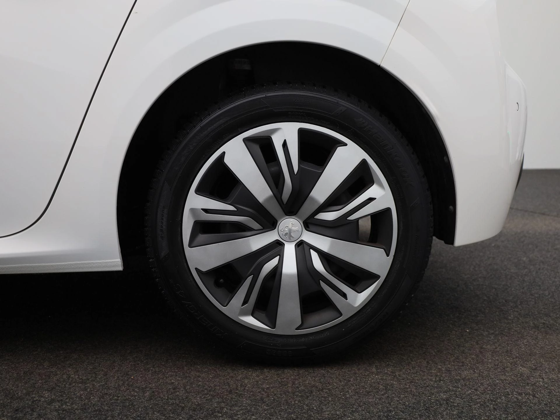 Peugeot-208-image-12