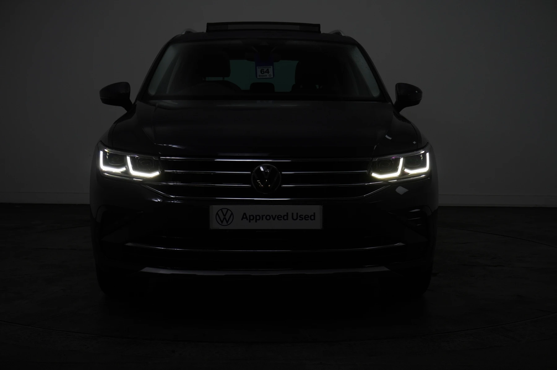 Volkswagen-Tiguan-image-7