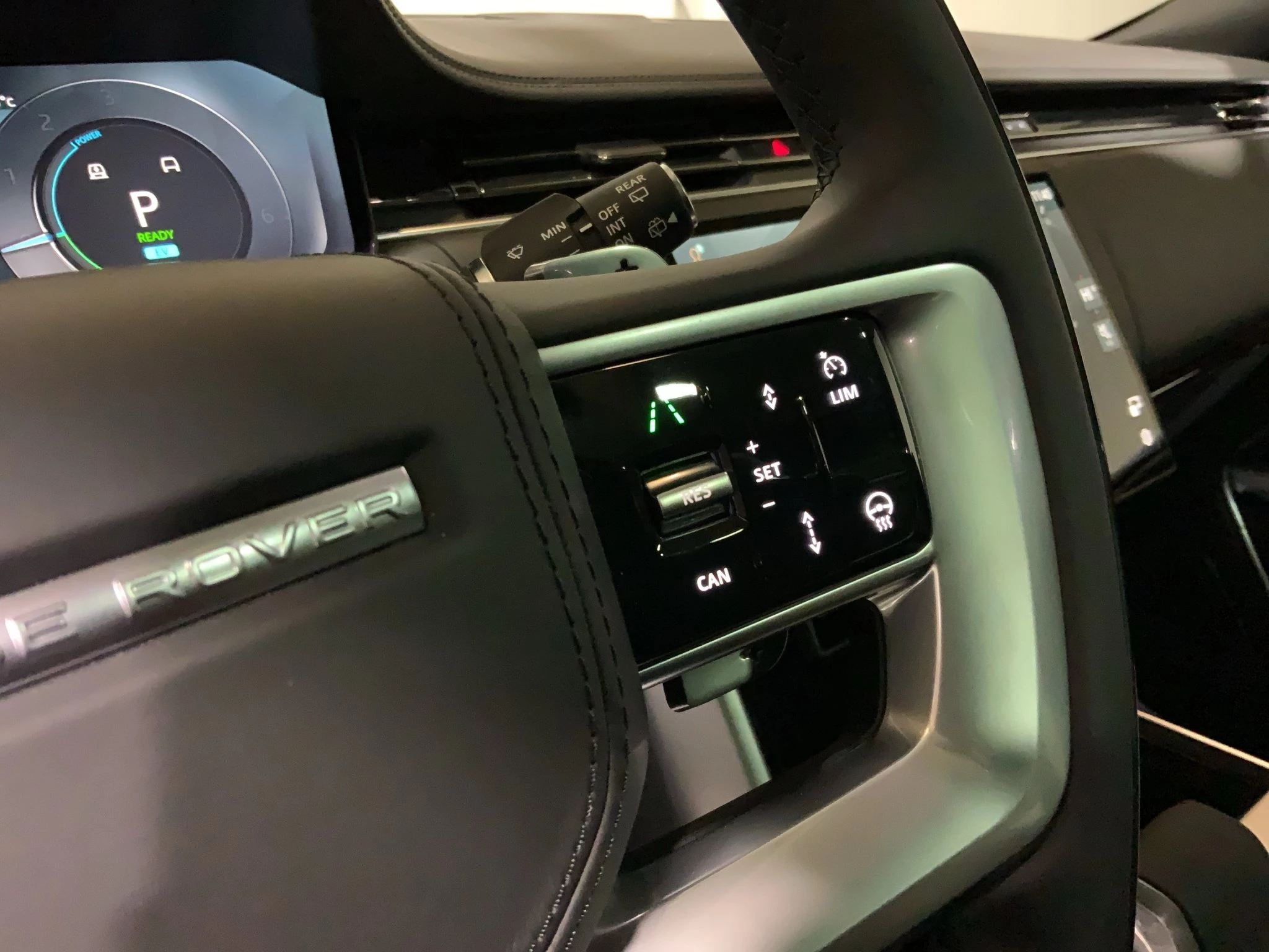 Land Rover-Range Rover-image-22