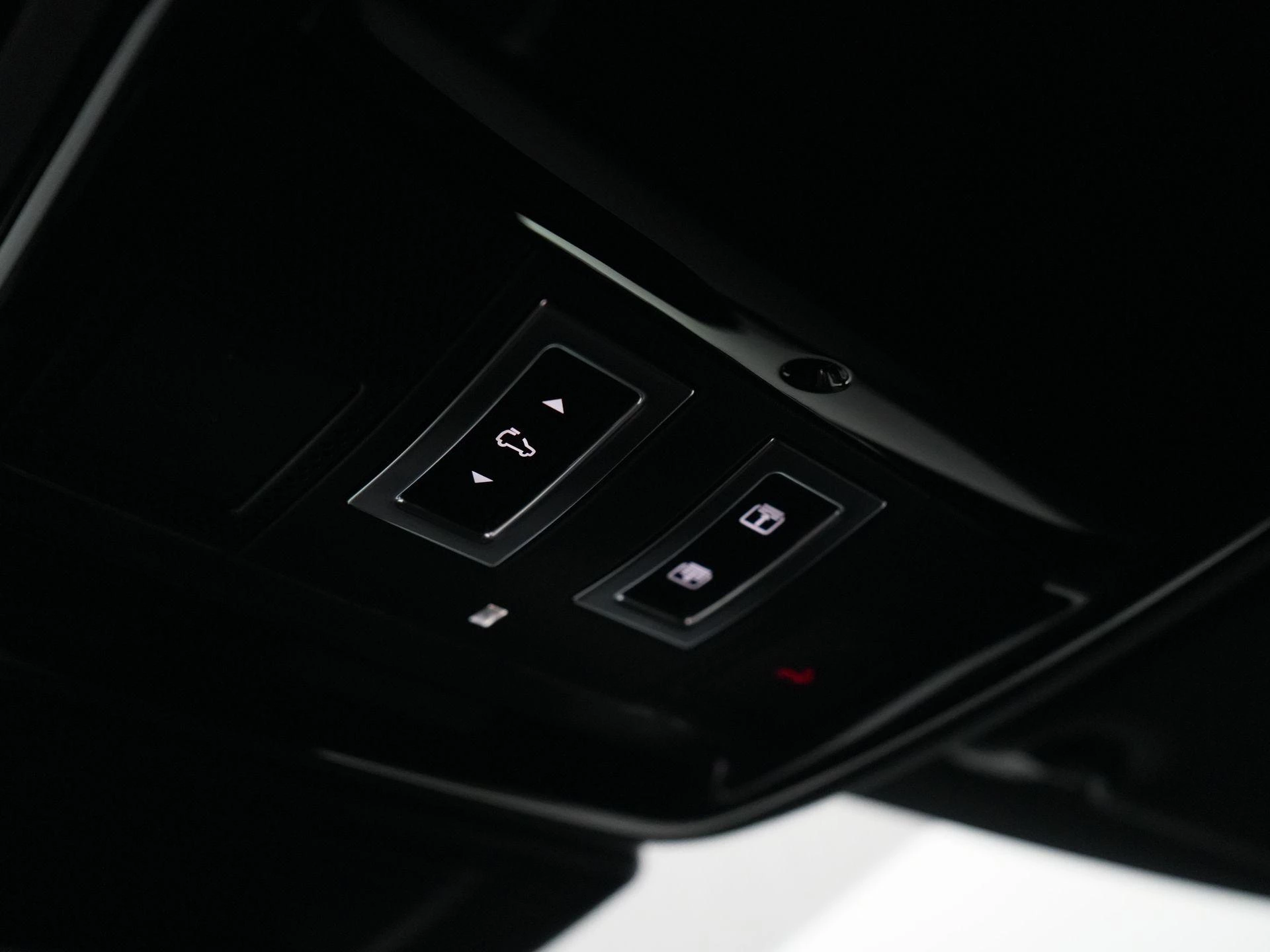 Land Rover-Range Rover Velar-image-17