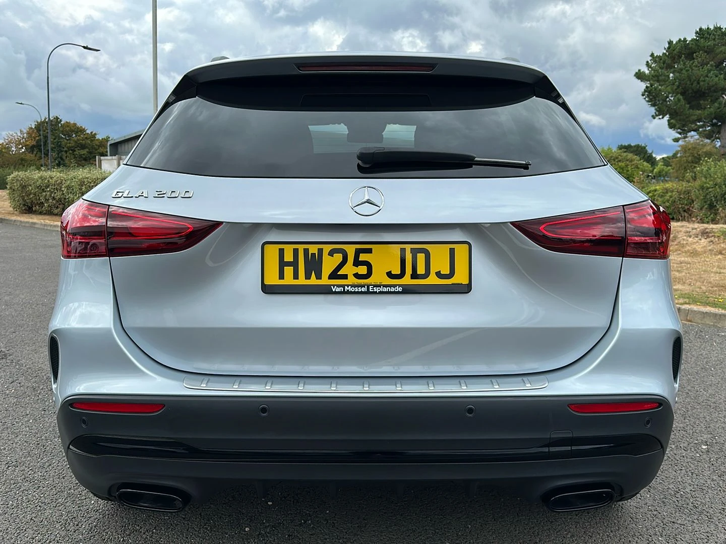 Mercedes-Benz-GLA-image-5