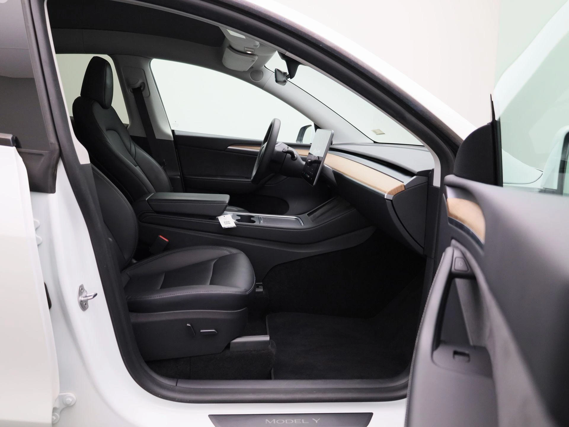 Tesla-Model Y-image-41