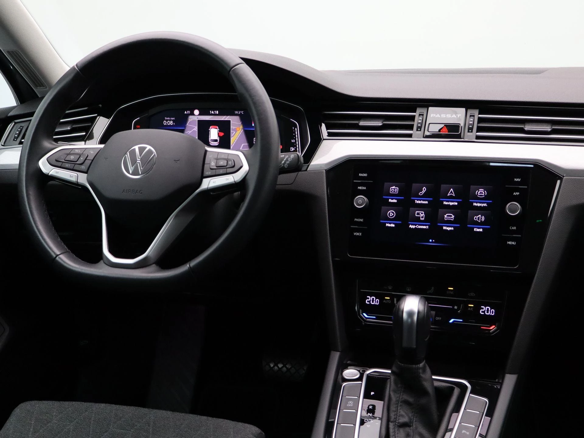 Volkswagen-Passat-image-29