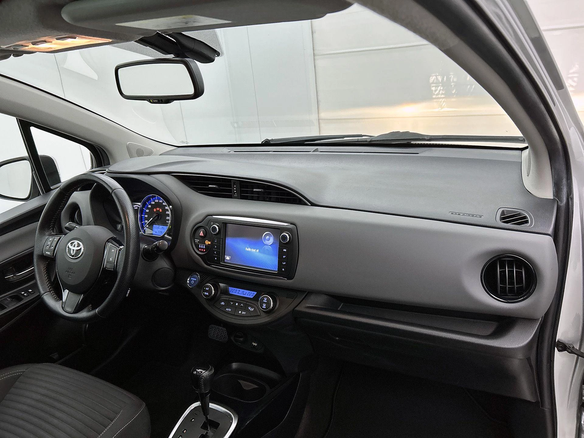Toyota-Yaris-image-18