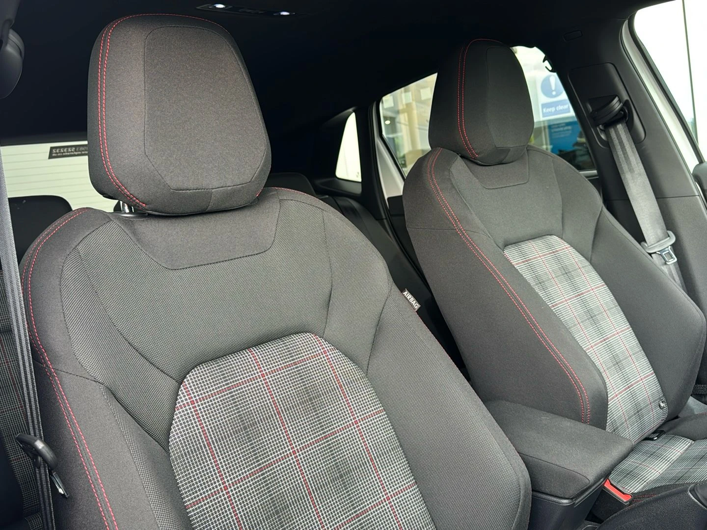 Volkswagen-Polo-image-16