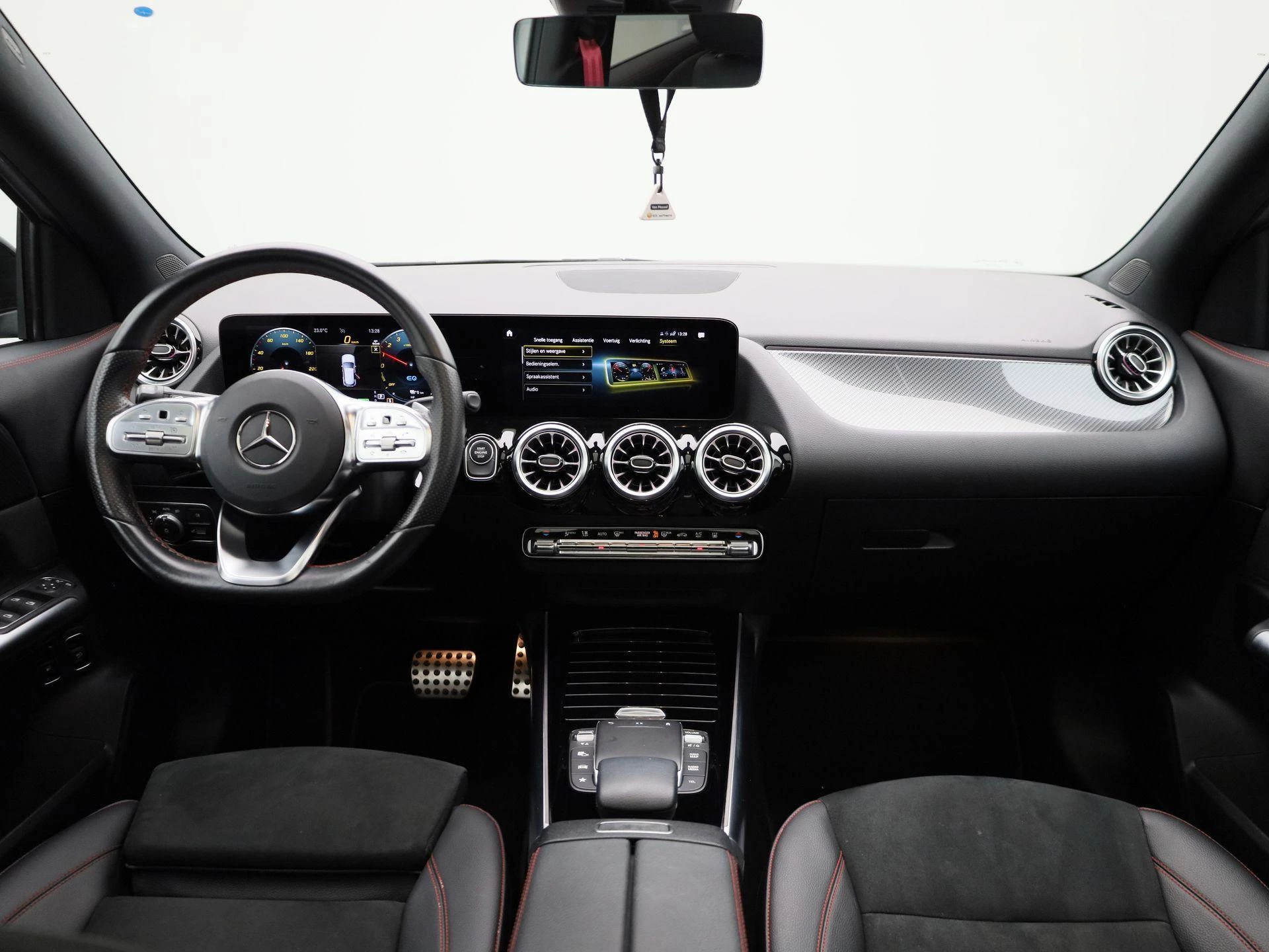 Mercedes-Benz GLA 250 e AMG Line