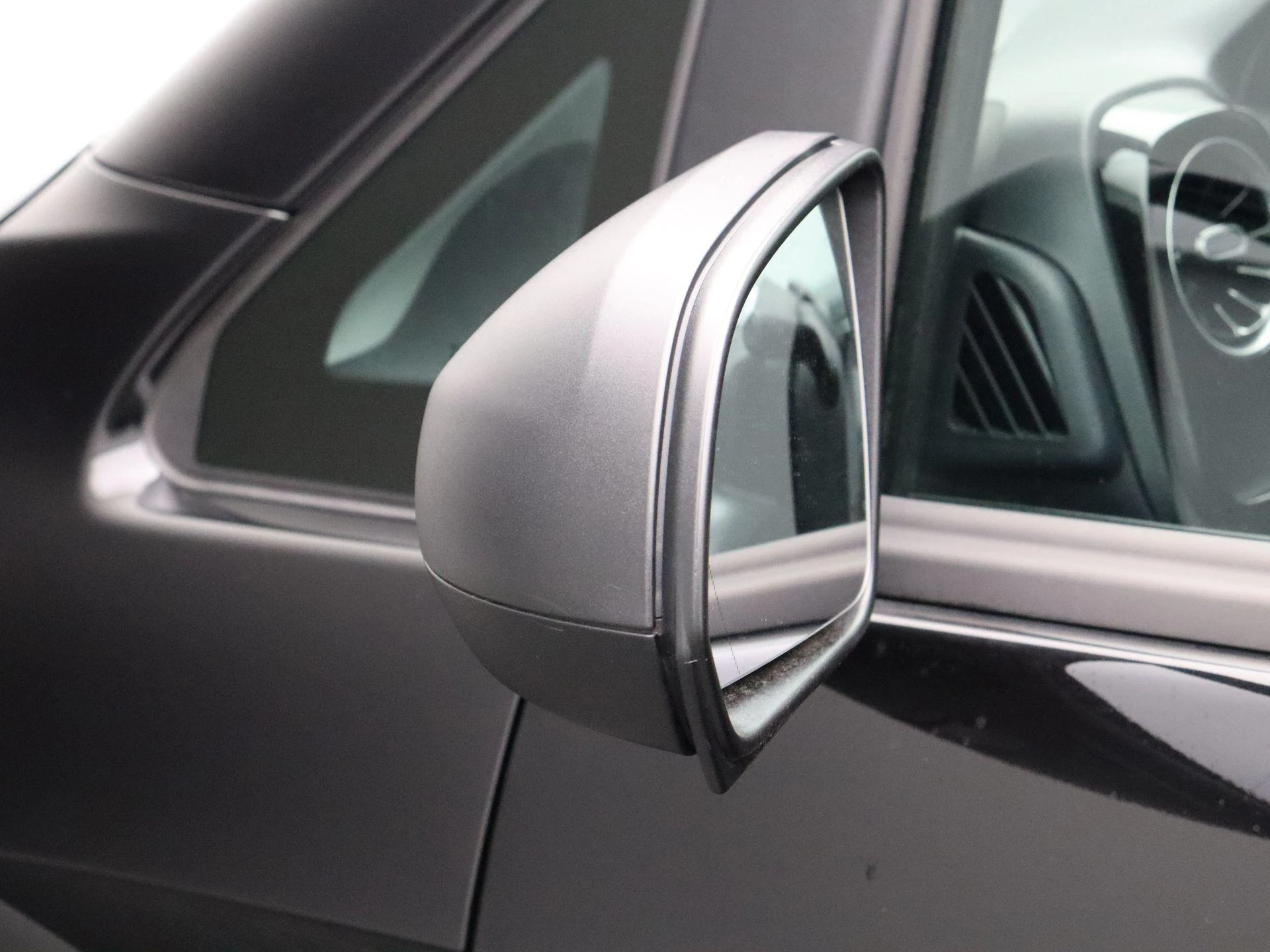 Mercedes-Benz-Vito-image-7