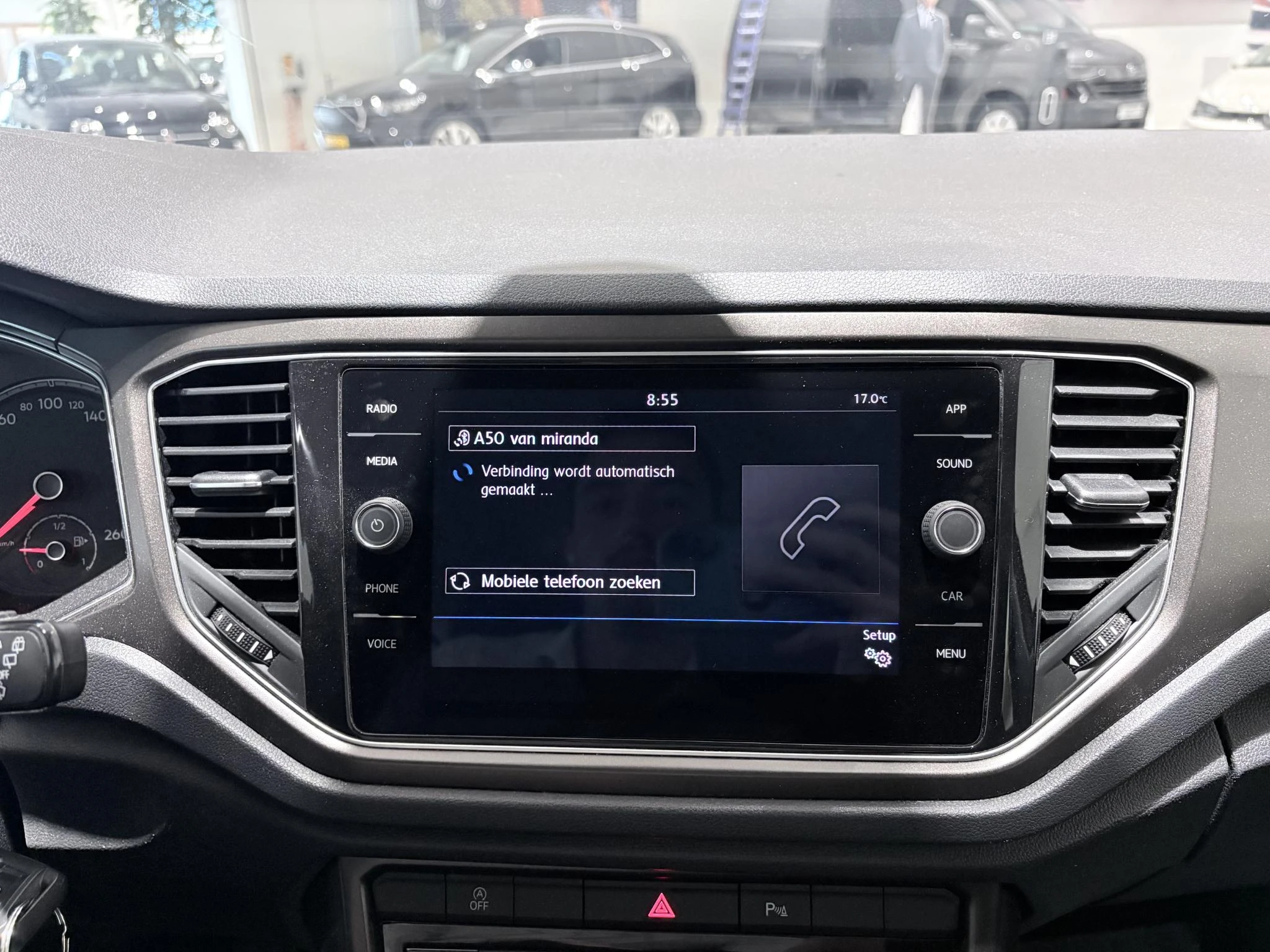 Volkswagen-T-Roc-image-20
