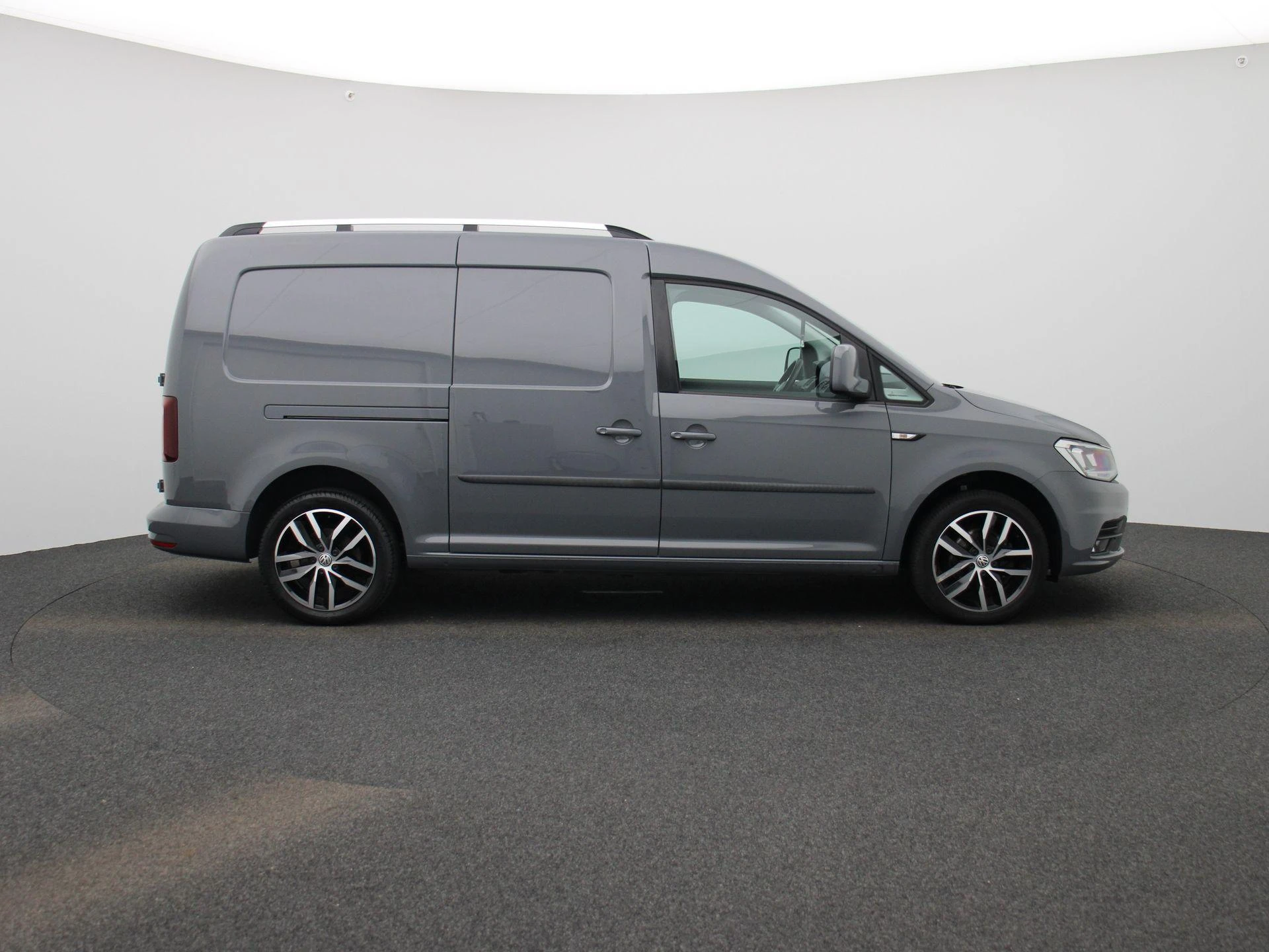 Volkswagen-Caddy-image-5