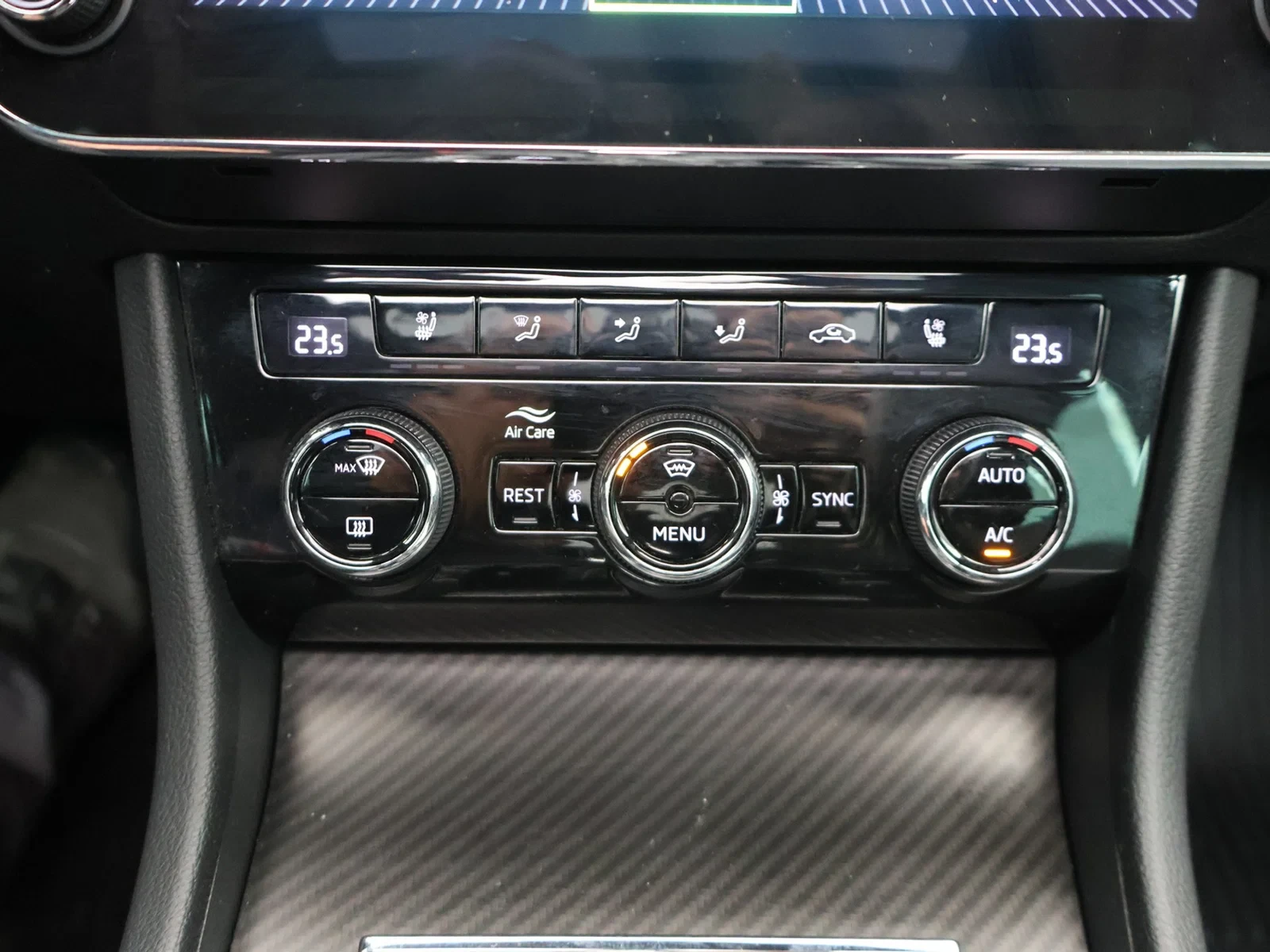 Škoda Superb Combi PHEV Superb Wagon Sportline 1.4TSI iV 218PK *AUTOMAAT*PANODAK*LEDER*TREKHAAK*CAM*CRUISE*PDC*APP-CONNECT*.