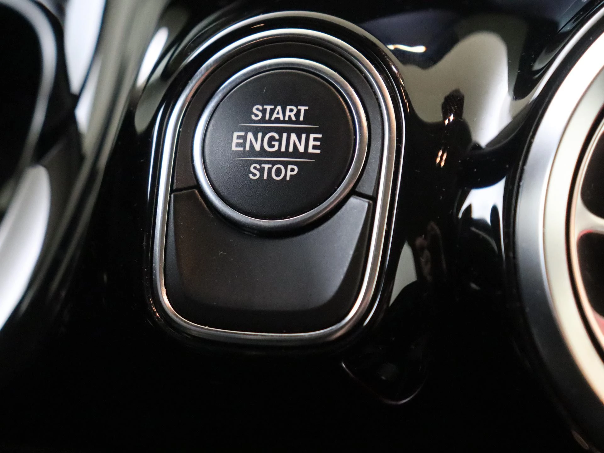 Mercedes-Benz-B-Klasse-image-20