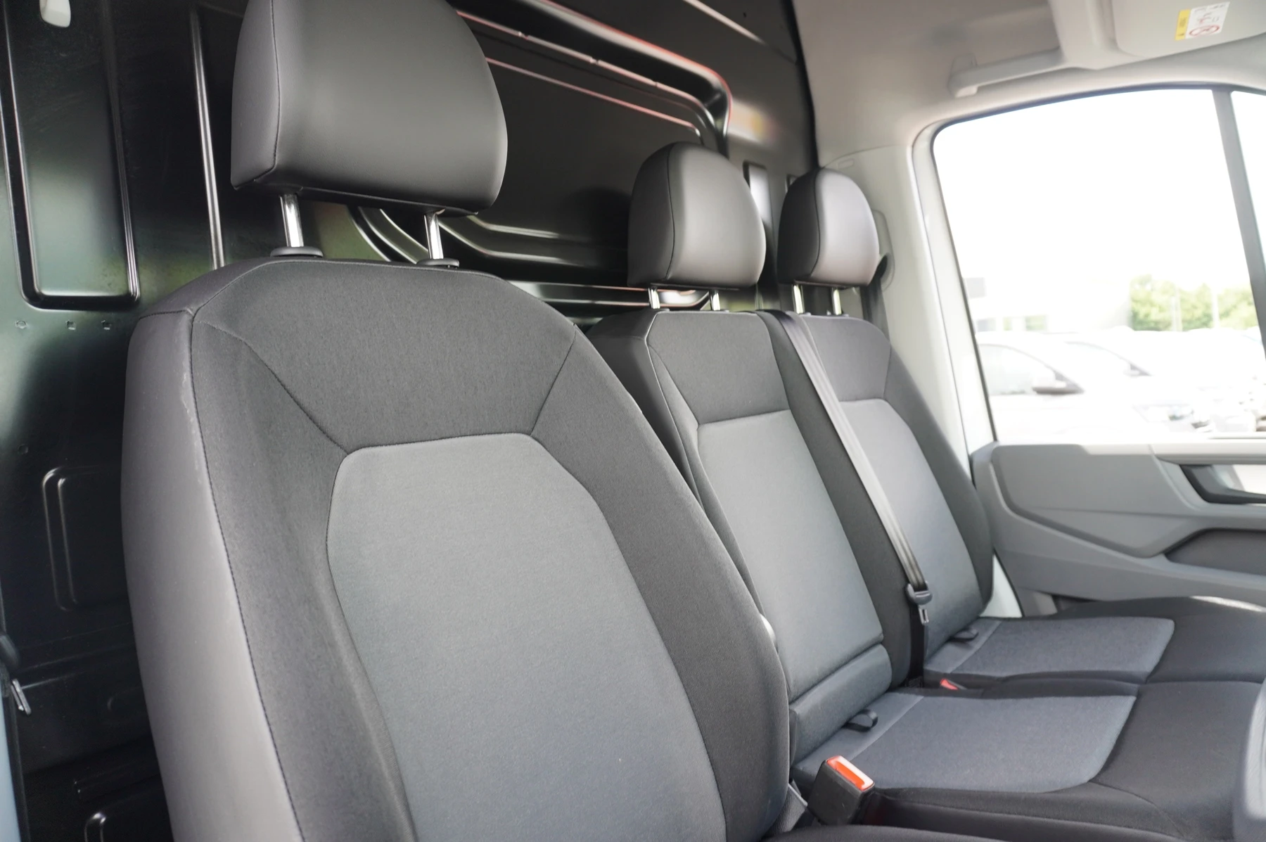 Volkswagen-Crafter-image-8