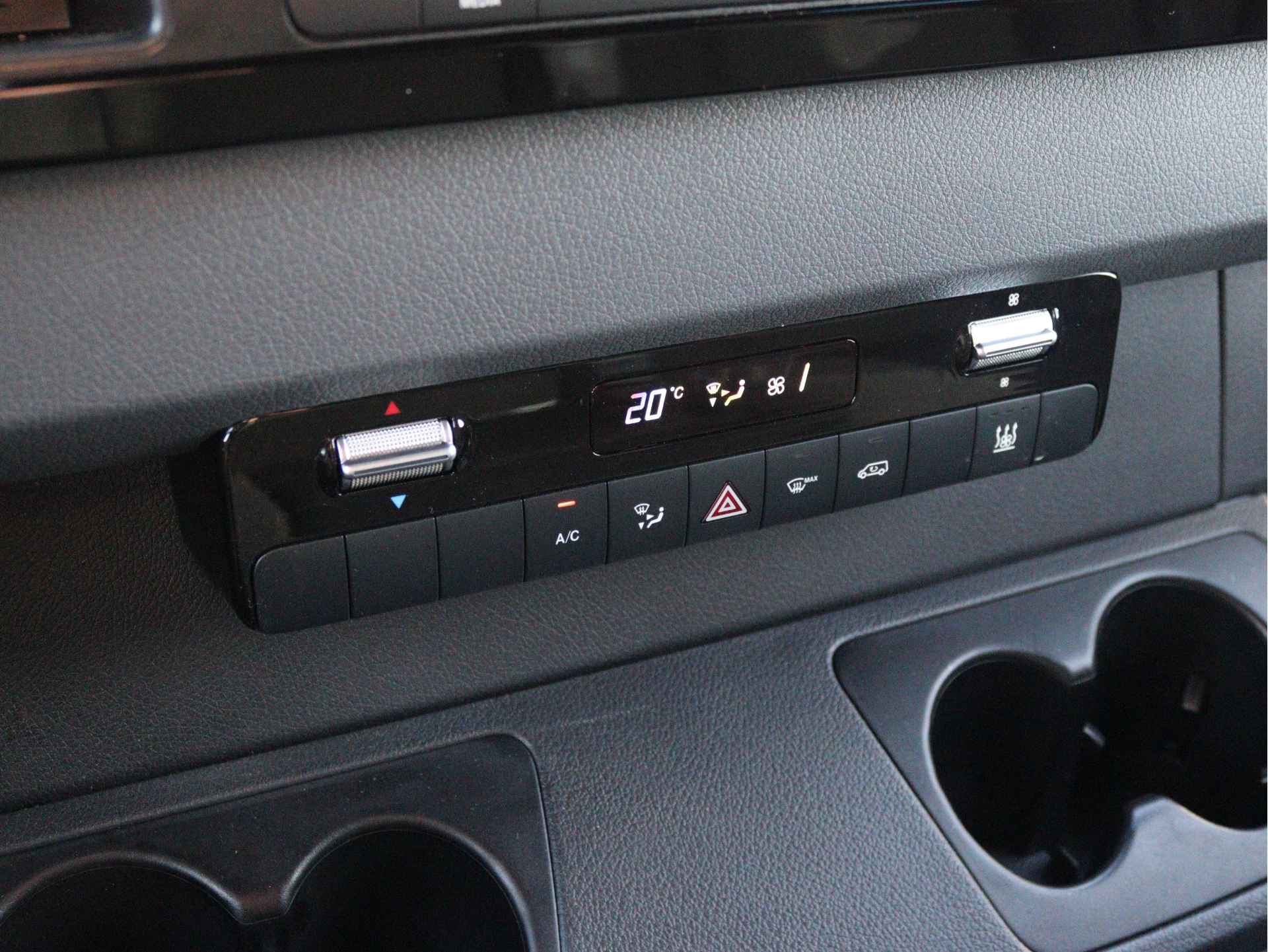 Mercedes-Benz-Sprinter-image-12