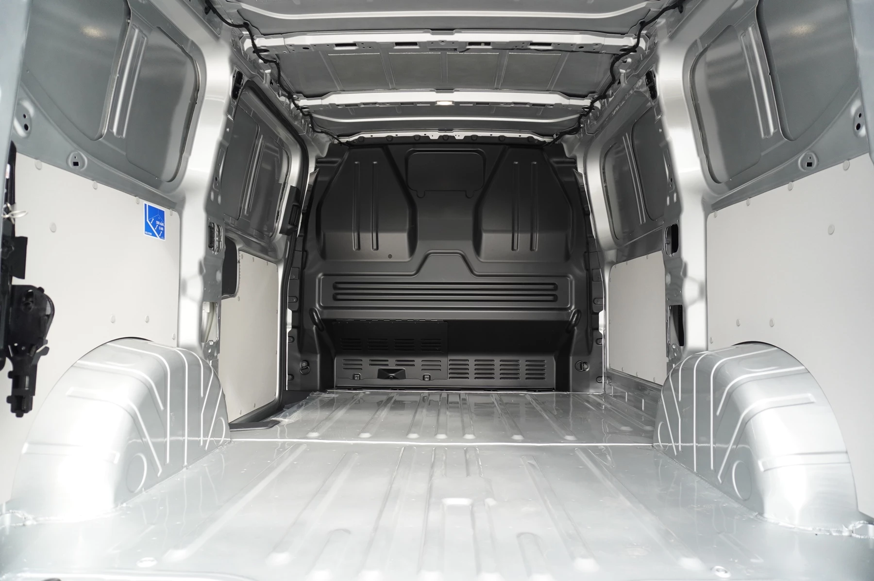 Volkswagen-Transporter-image-7