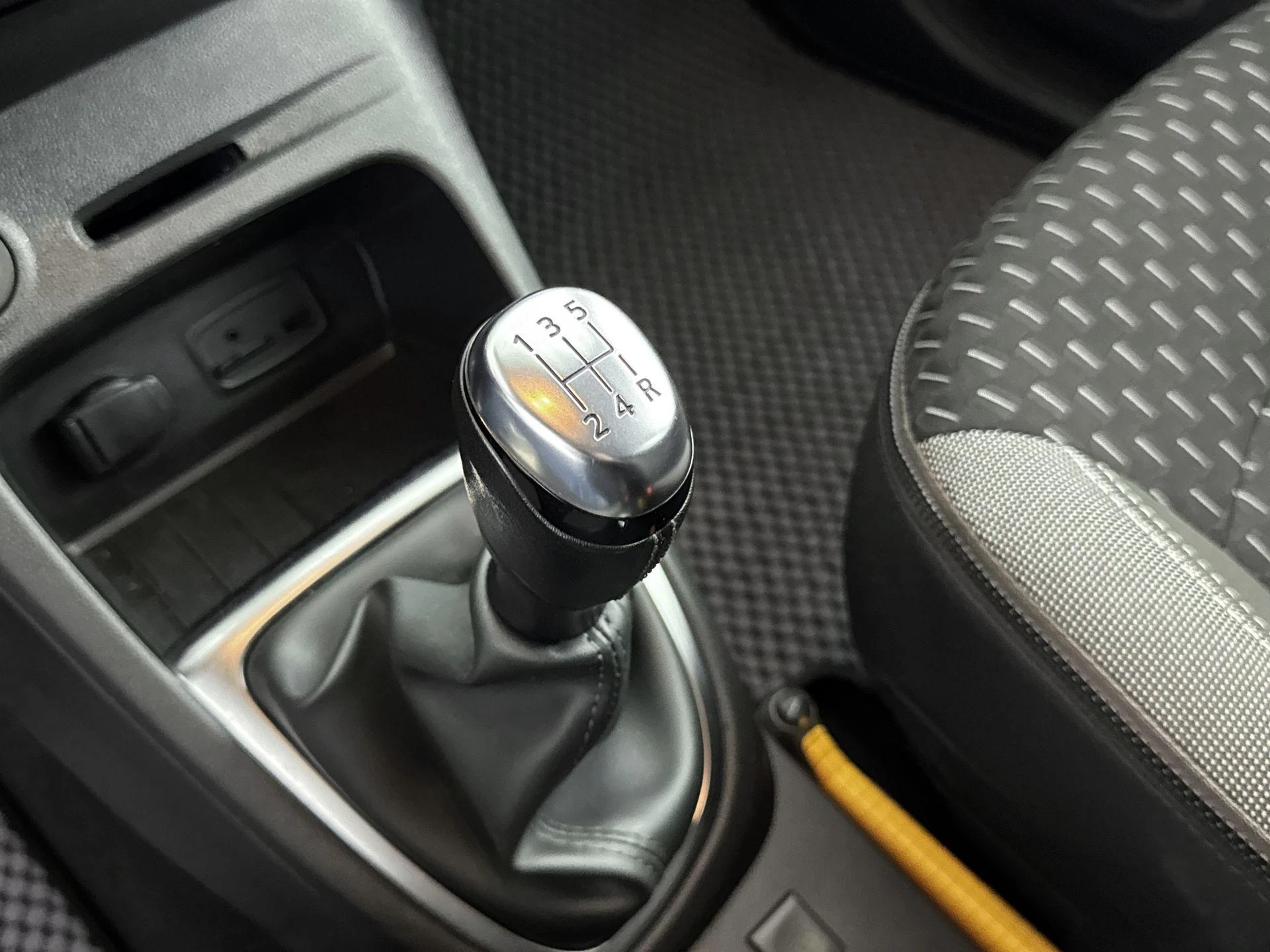 Renault-Captur-image-26