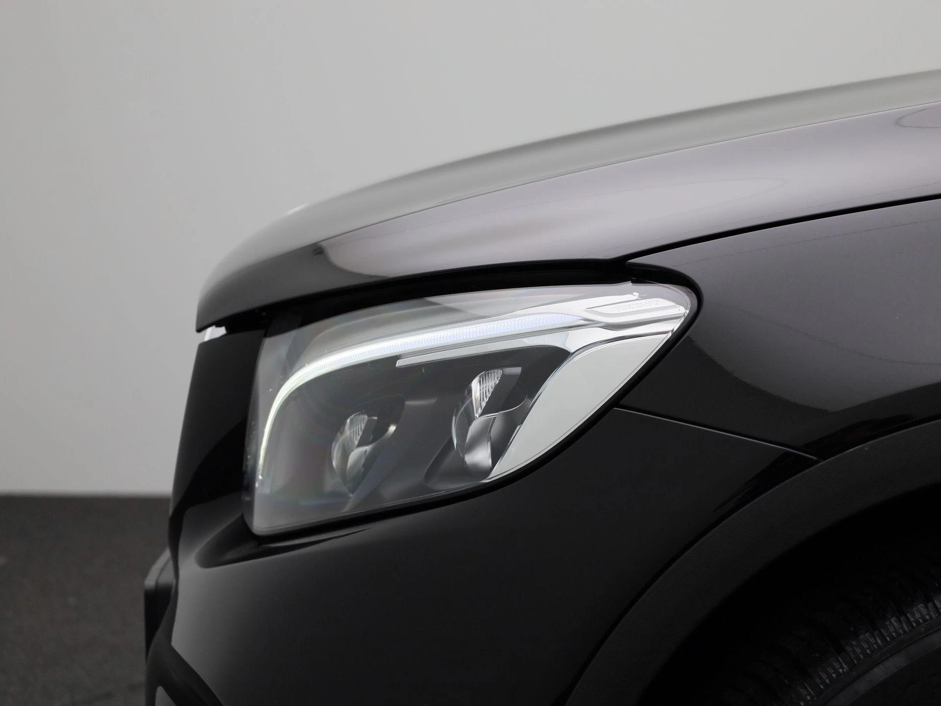 Mercedes-Benz-GLC-image-15